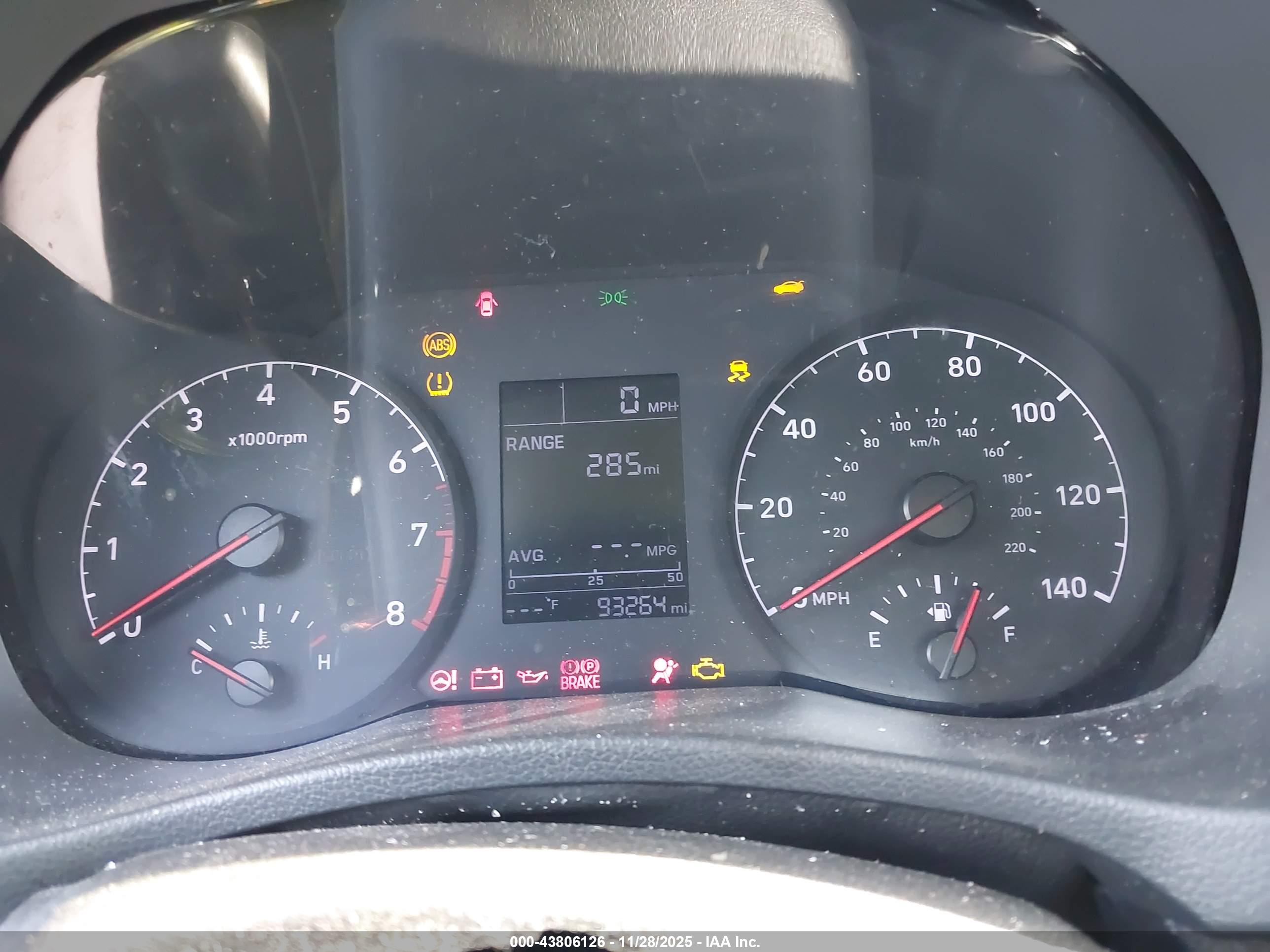 HYUNDAI ACCENT image 7