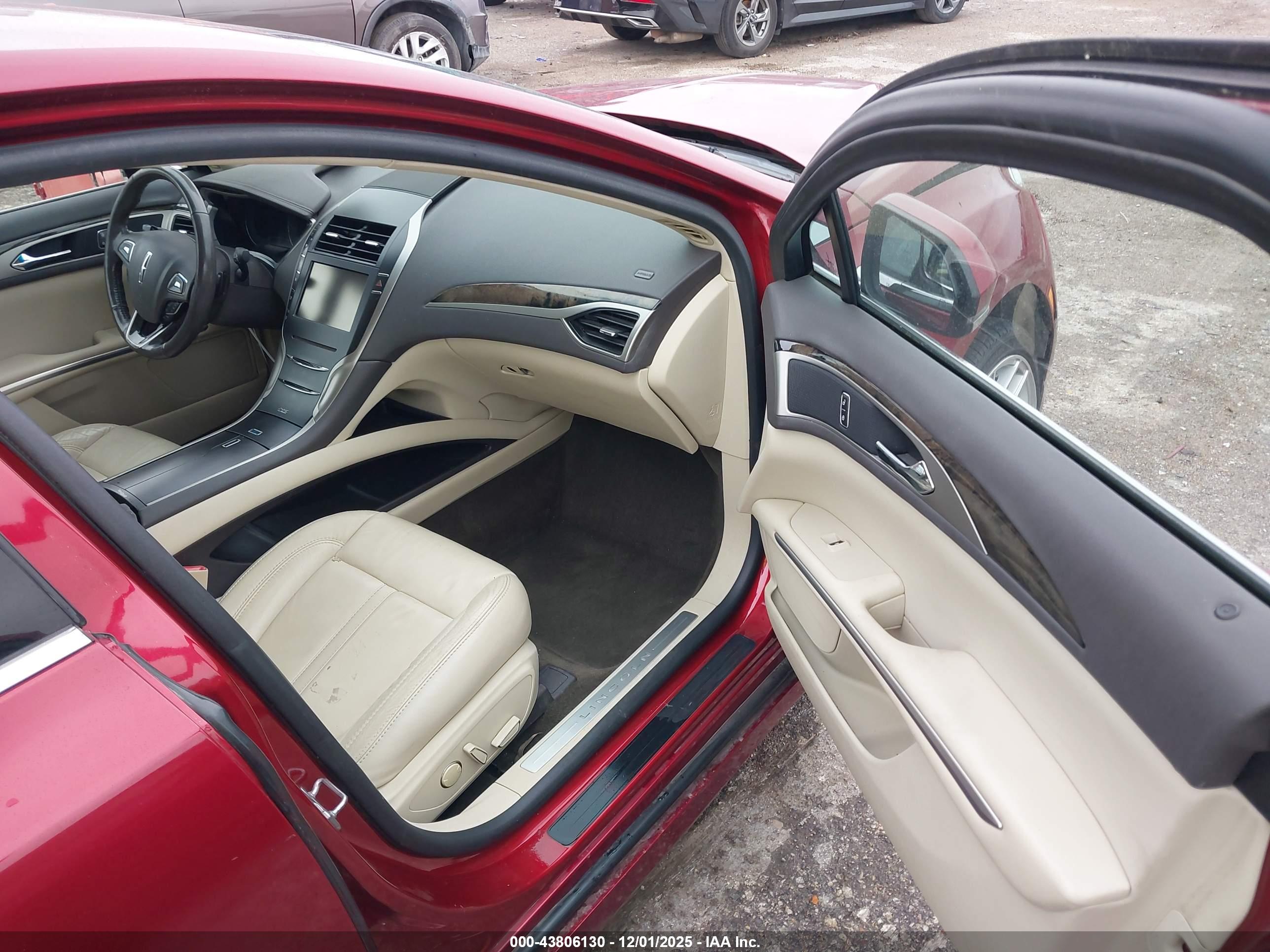 LINCOLN MKZ image 5
