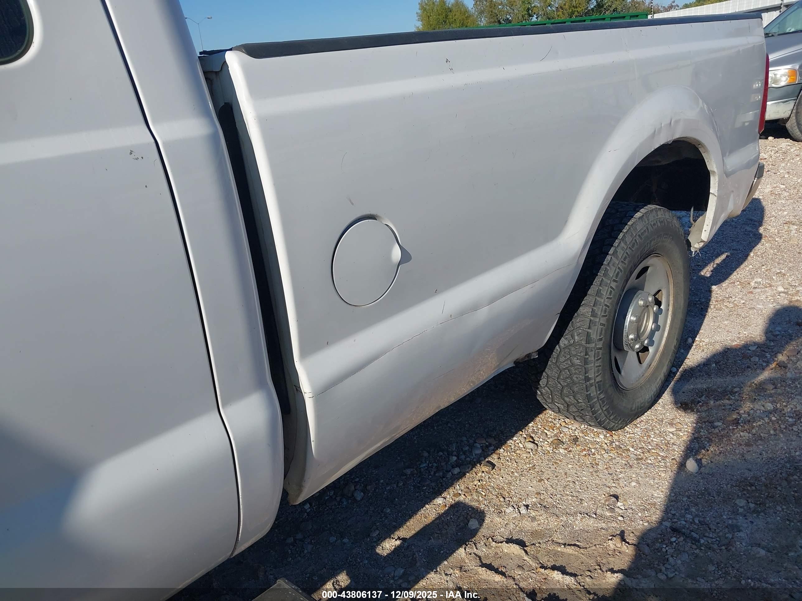 FORD F-250 image 6