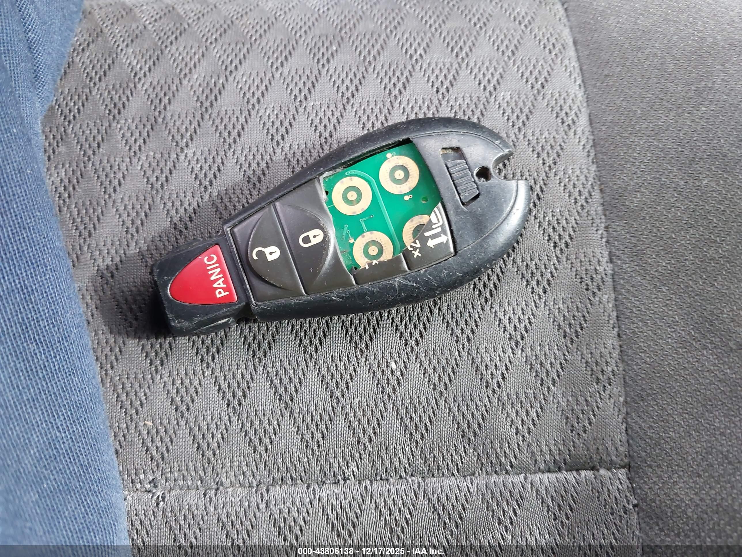 CHRYSLER TOWN image 11