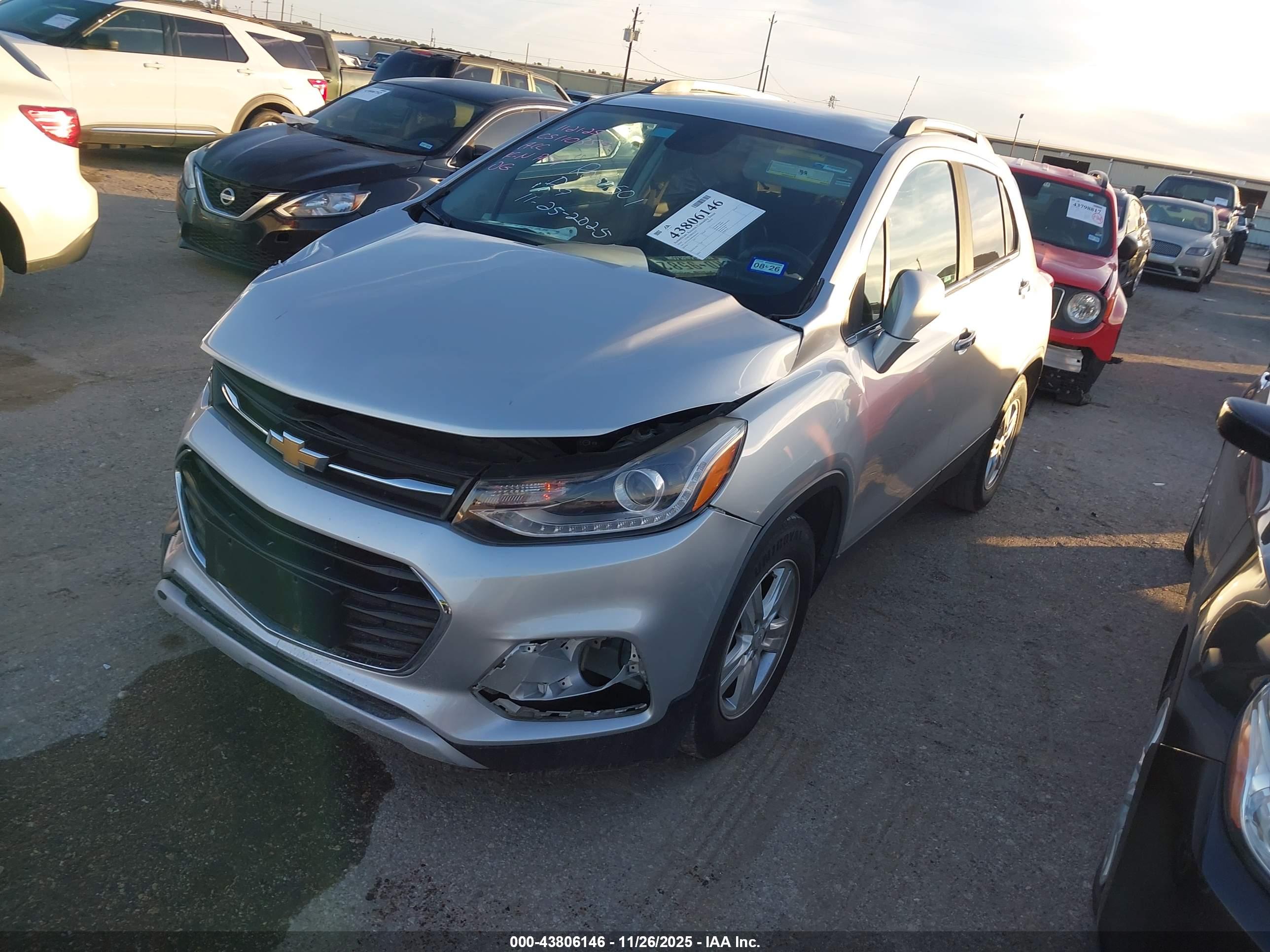 CHEVROLET TRAX image 2