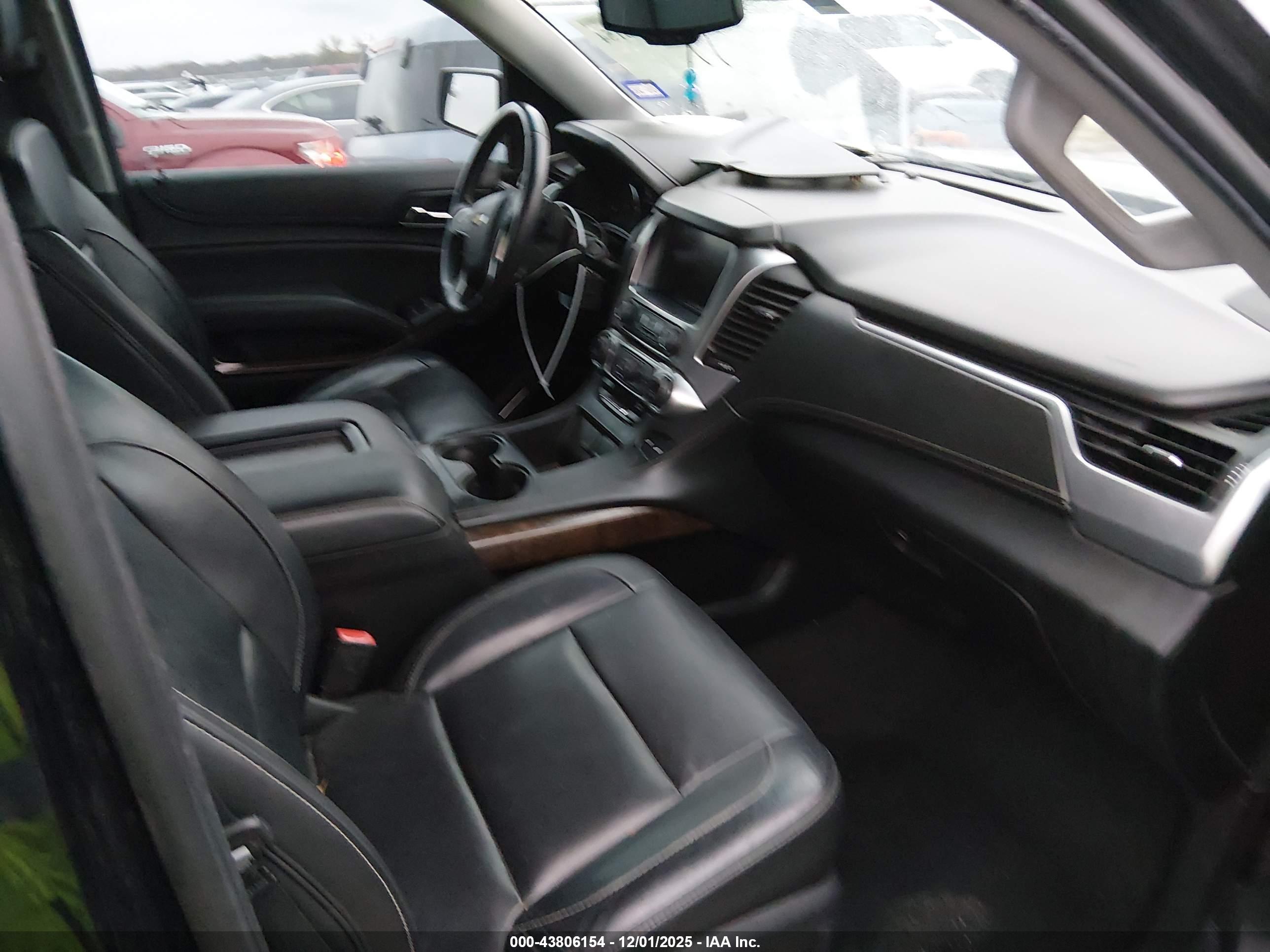 CHEVROLET TAHOE image 5