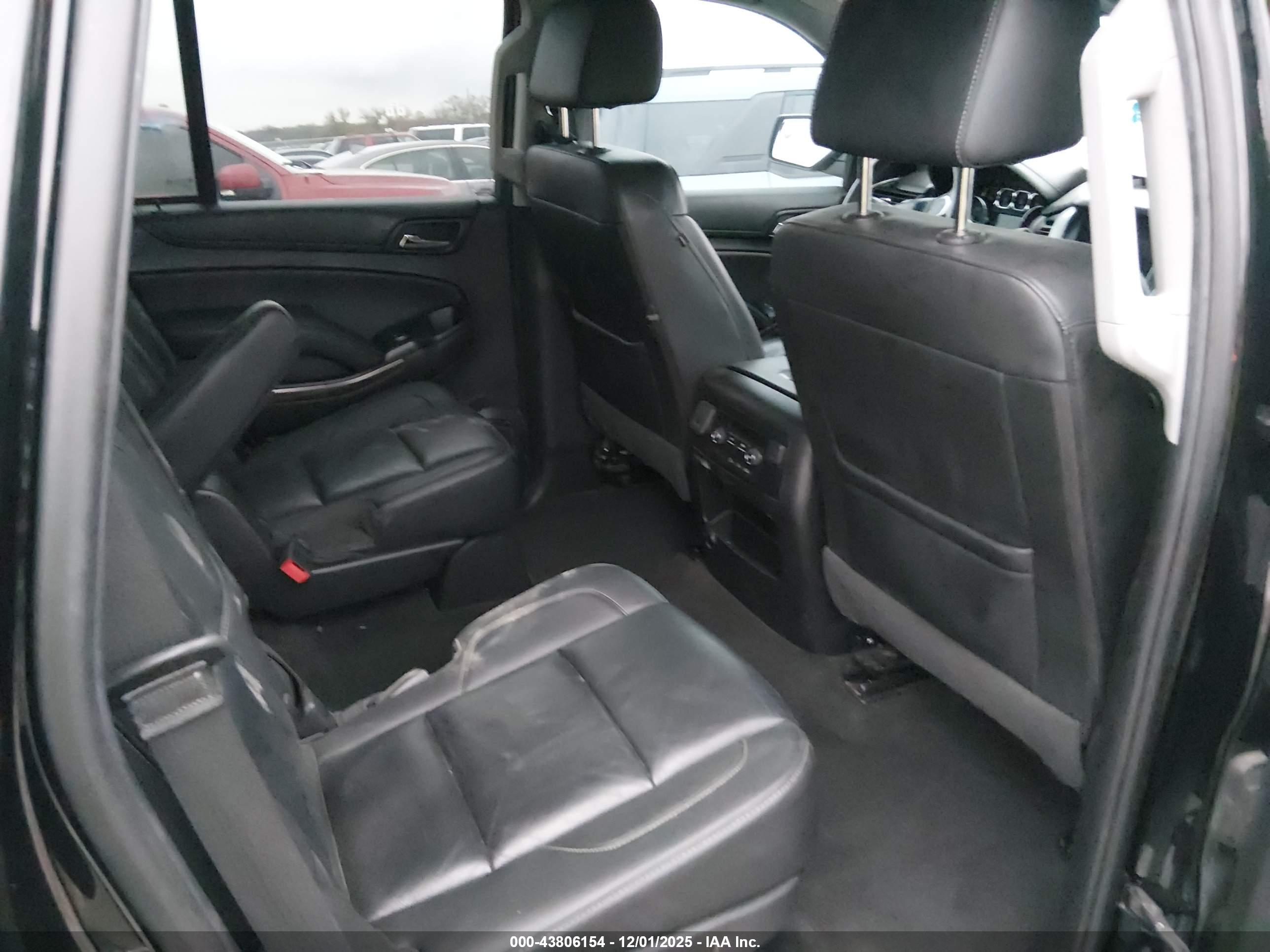 CHEVROLET TAHOE image 8