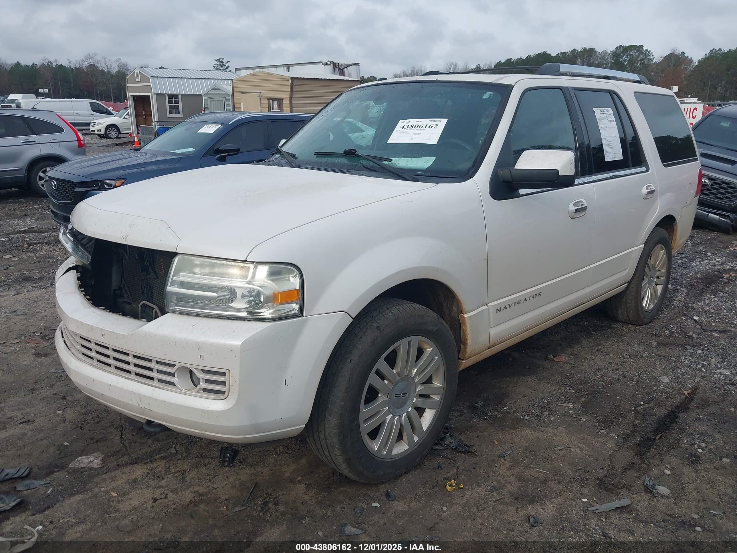 LINCOLN NAVIGATOR image 2