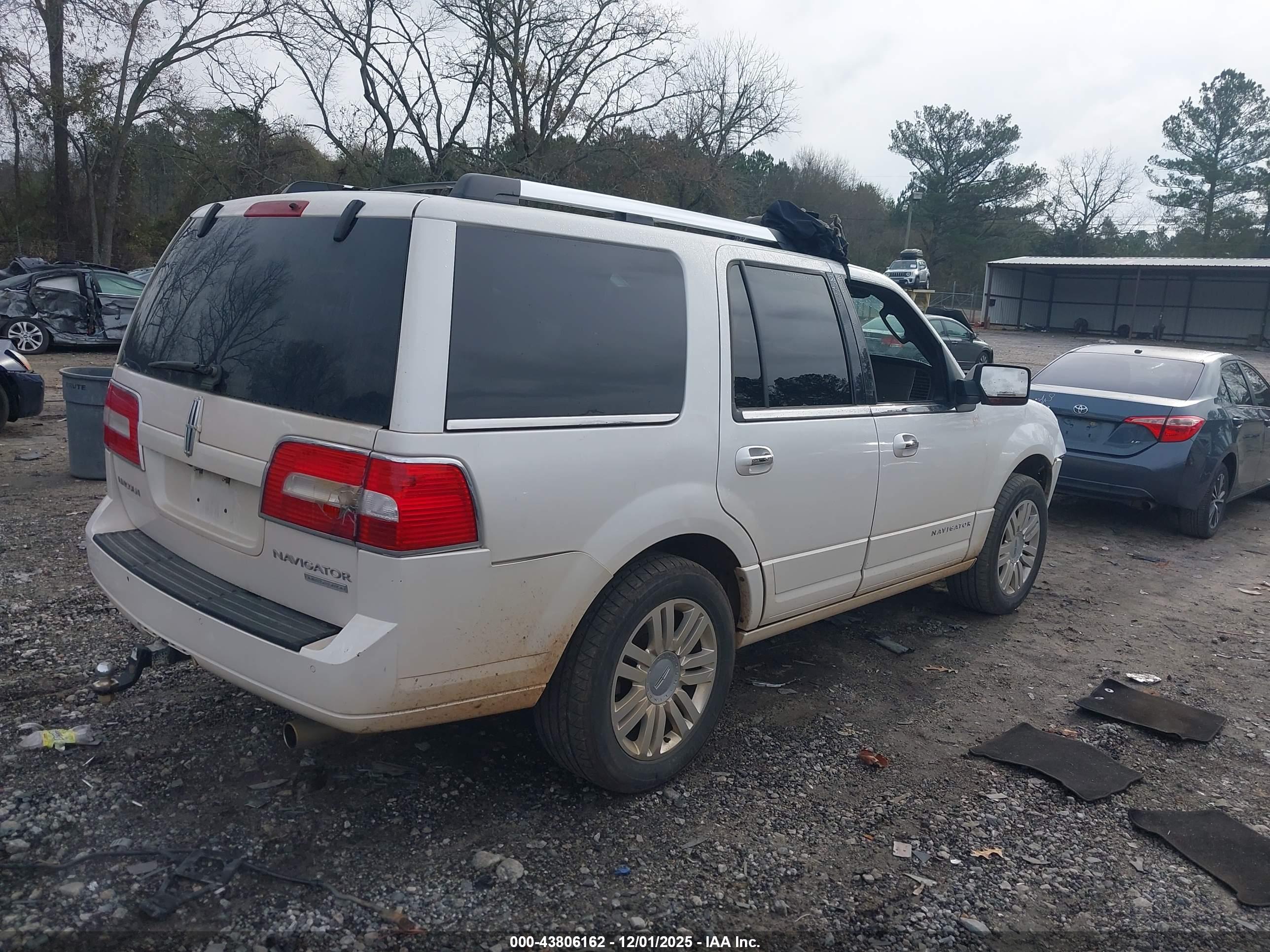LINCOLN NAVIGATOR image 4