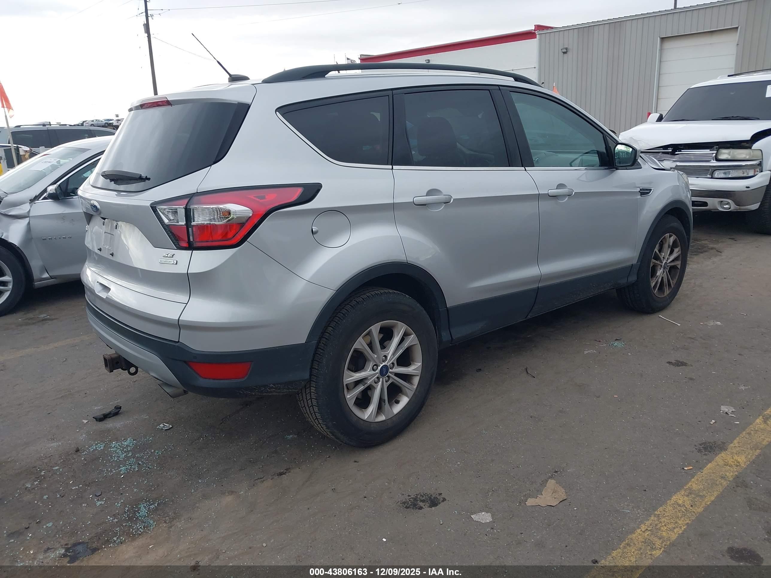 FORD ESCAPE image 4