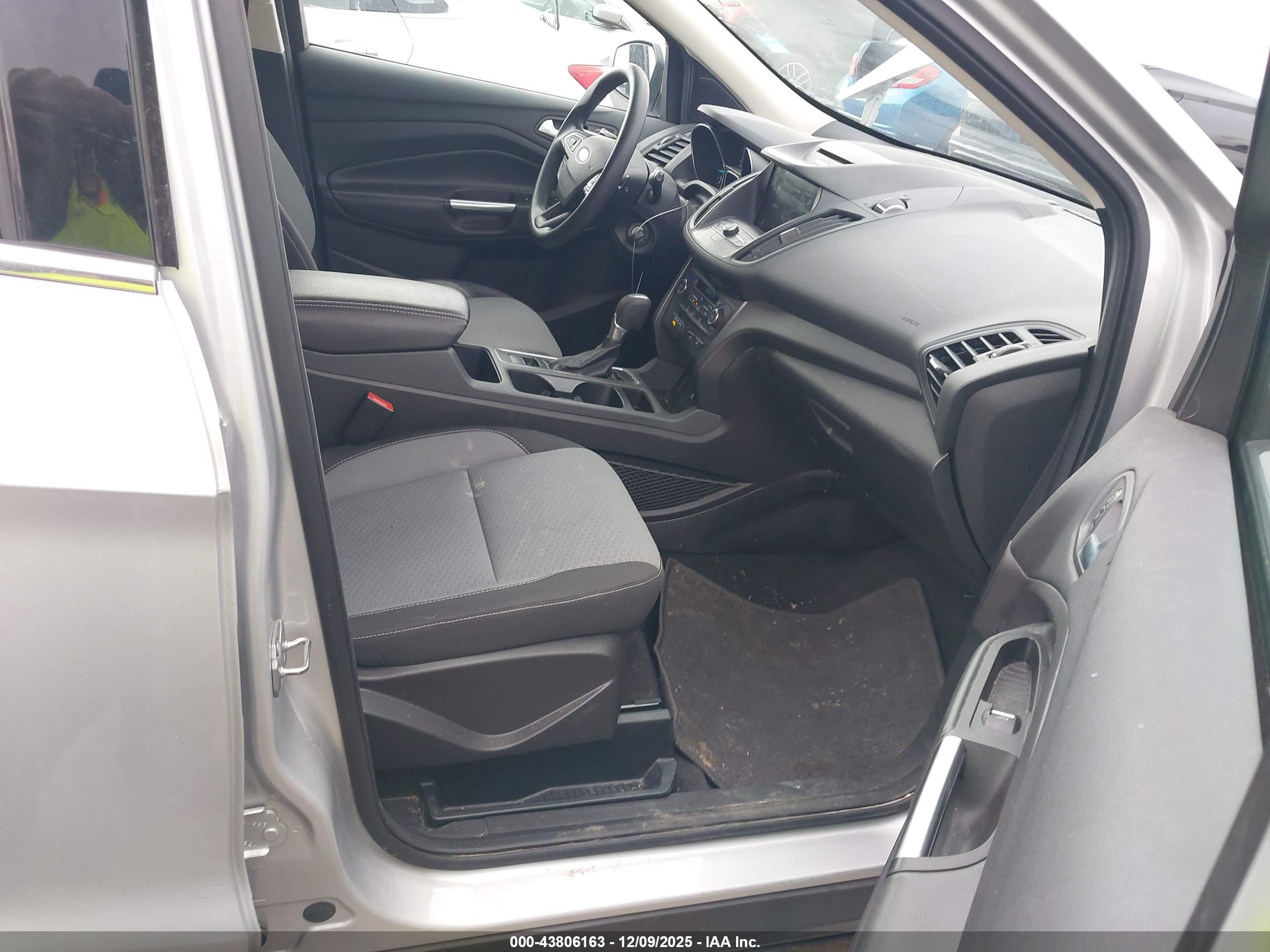 FORD ESCAPE image 5