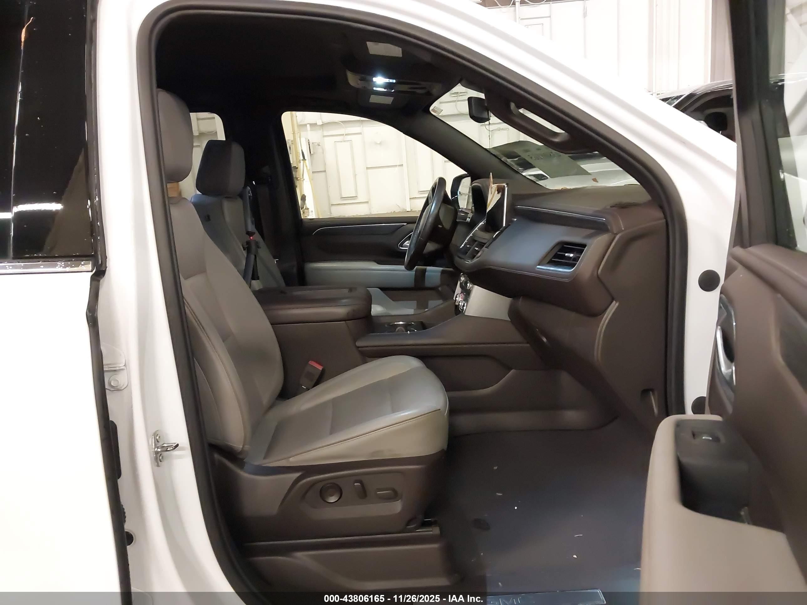 GMC YUKON image 5
