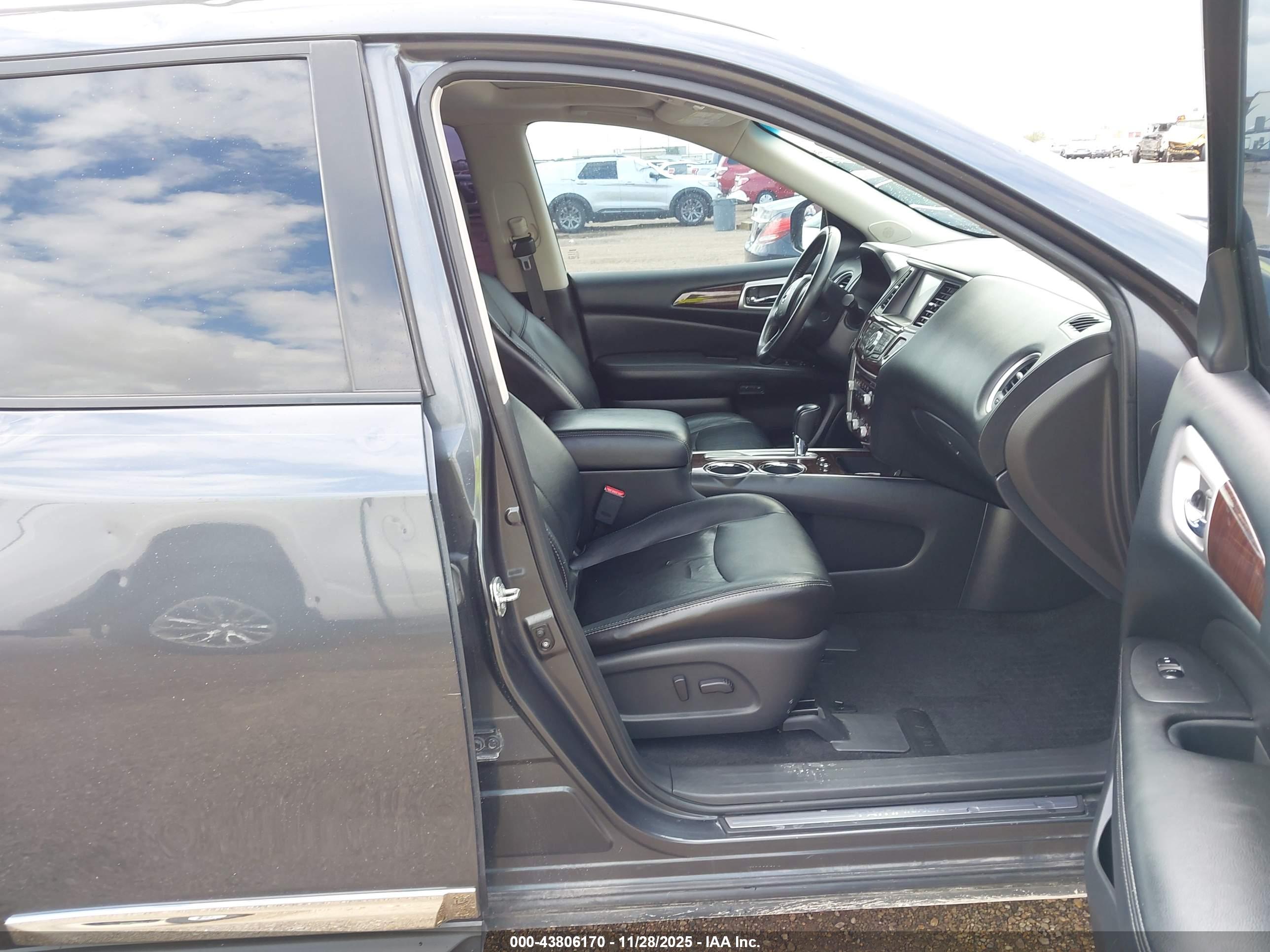 NISSAN PATHFINDER image 5