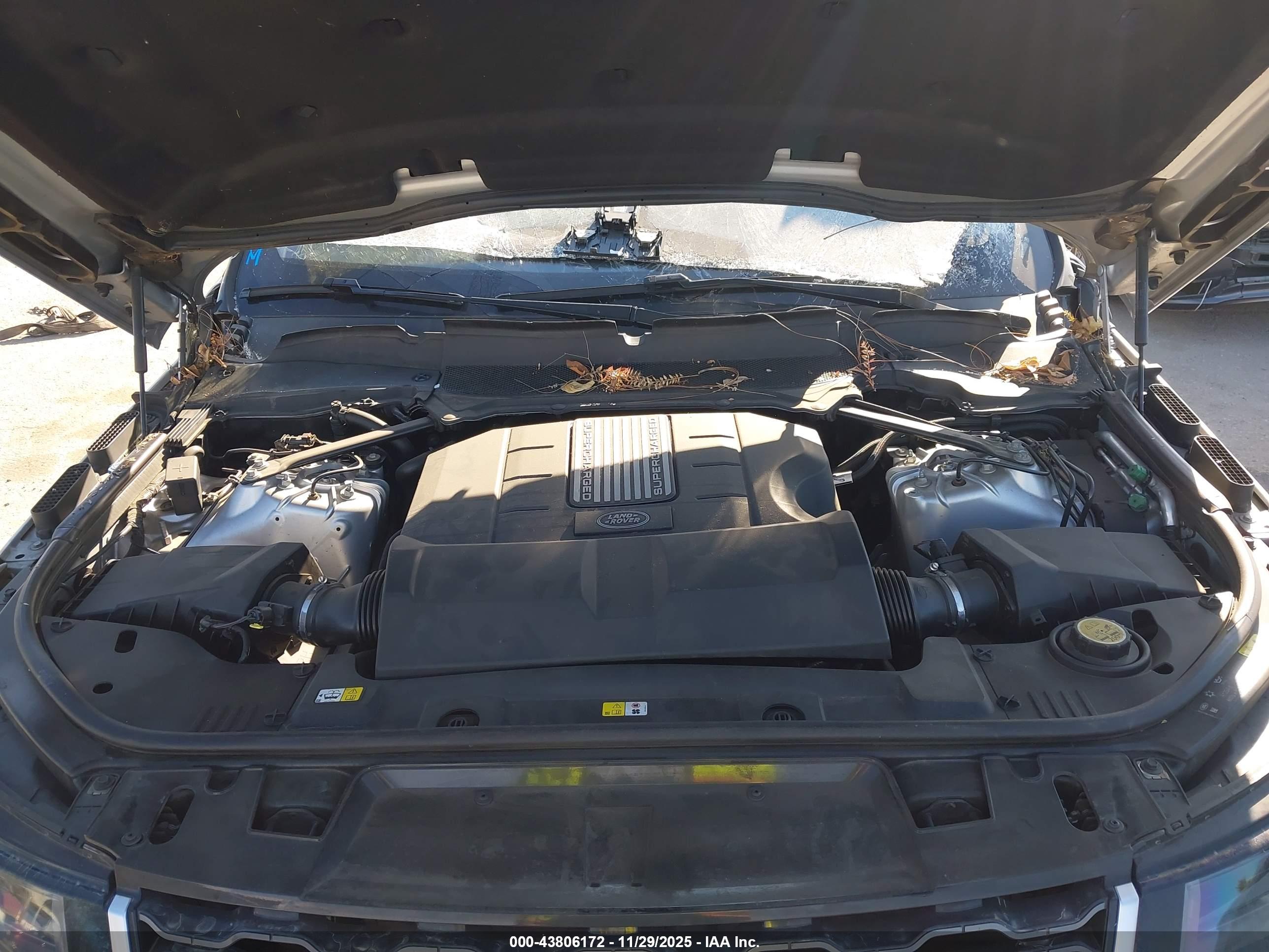 LAND ROVER image 10