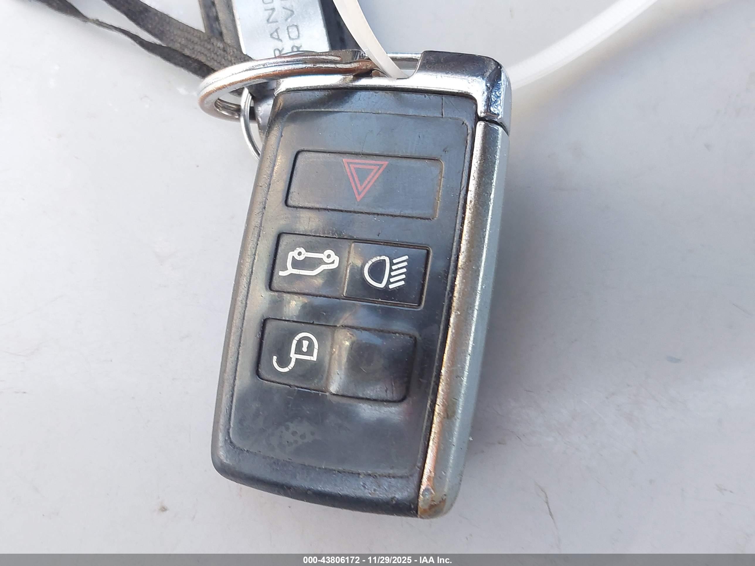 LAND ROVER image 11