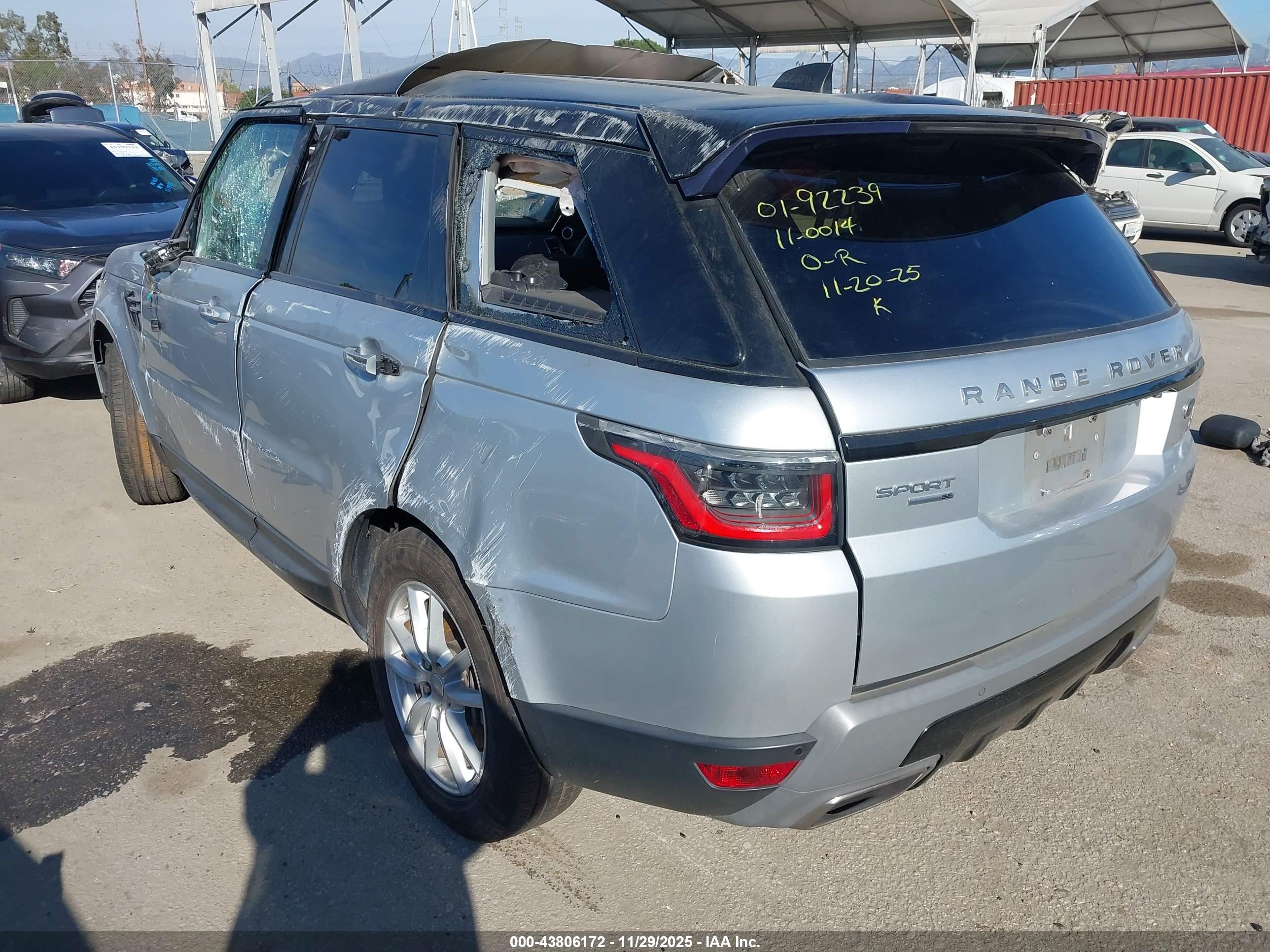 LAND ROVER image 3