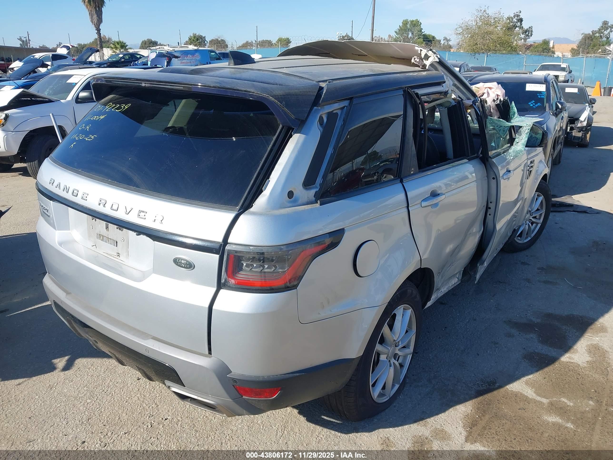 LAND ROVER image 4