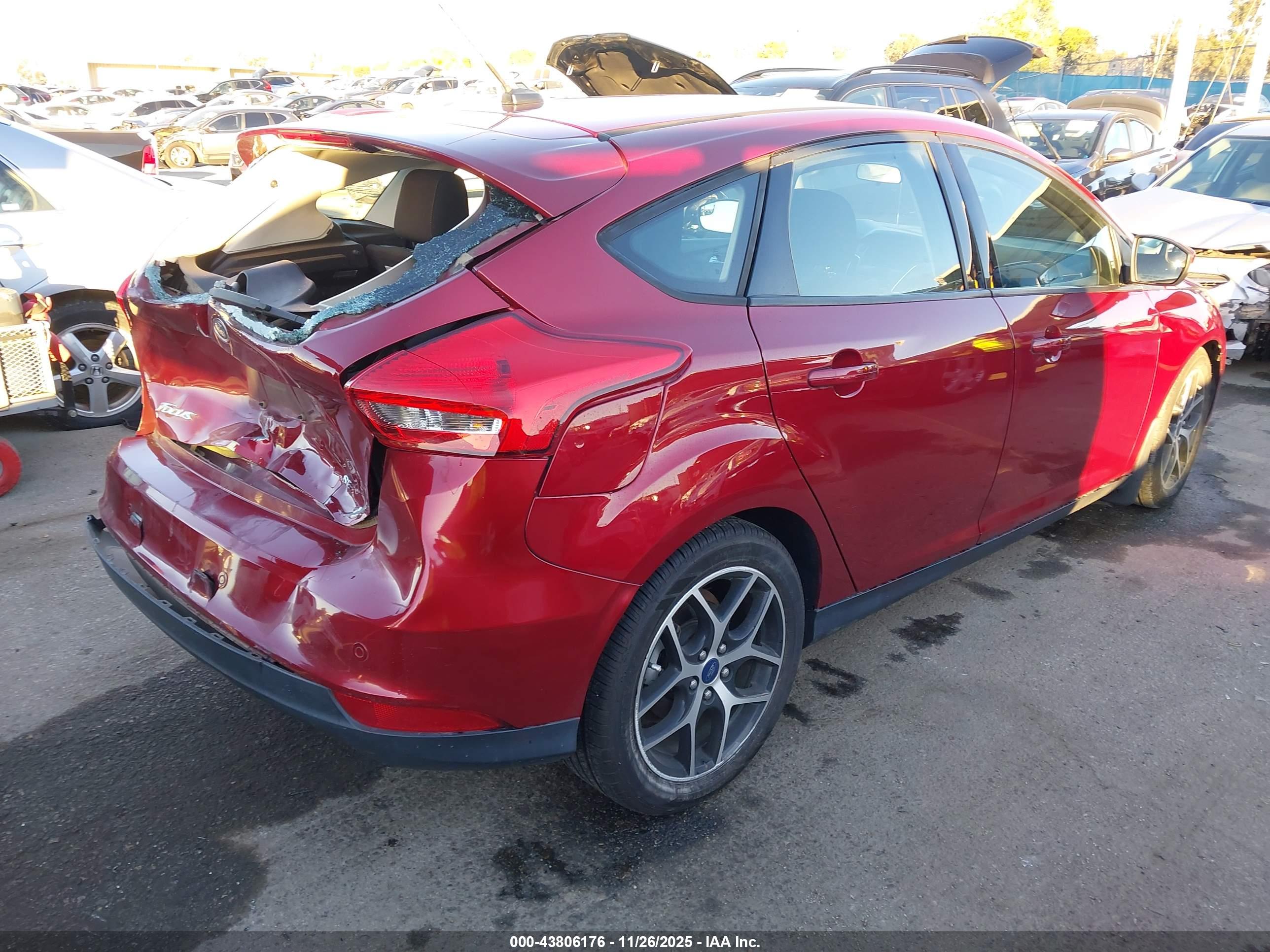 FORD FOCUS image 4
