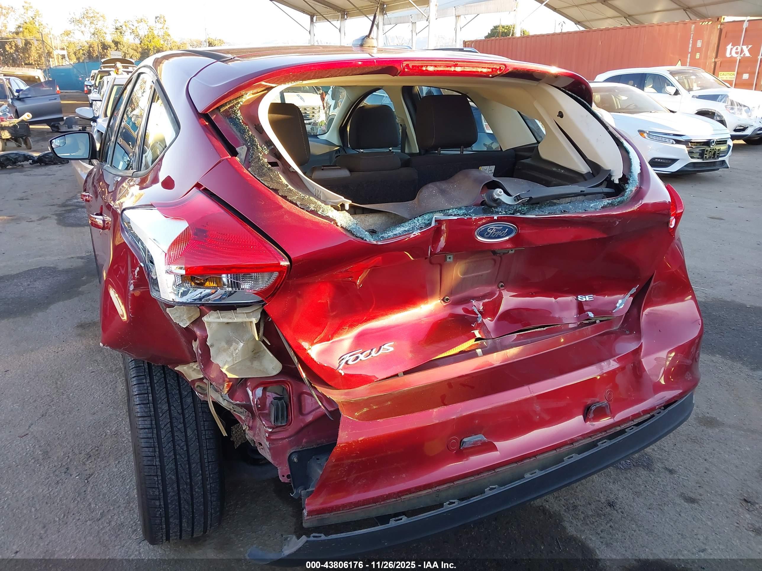 FORD FOCUS image 6
