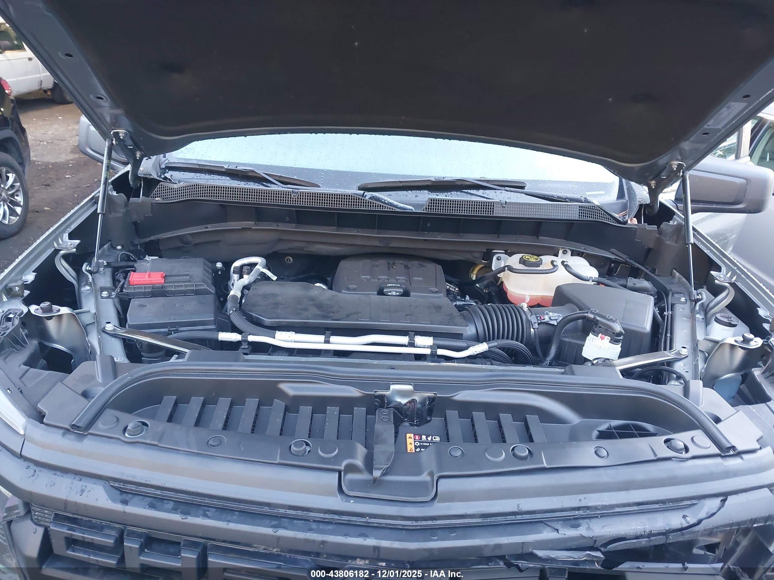 CHEVROLET SILVERADO image 10