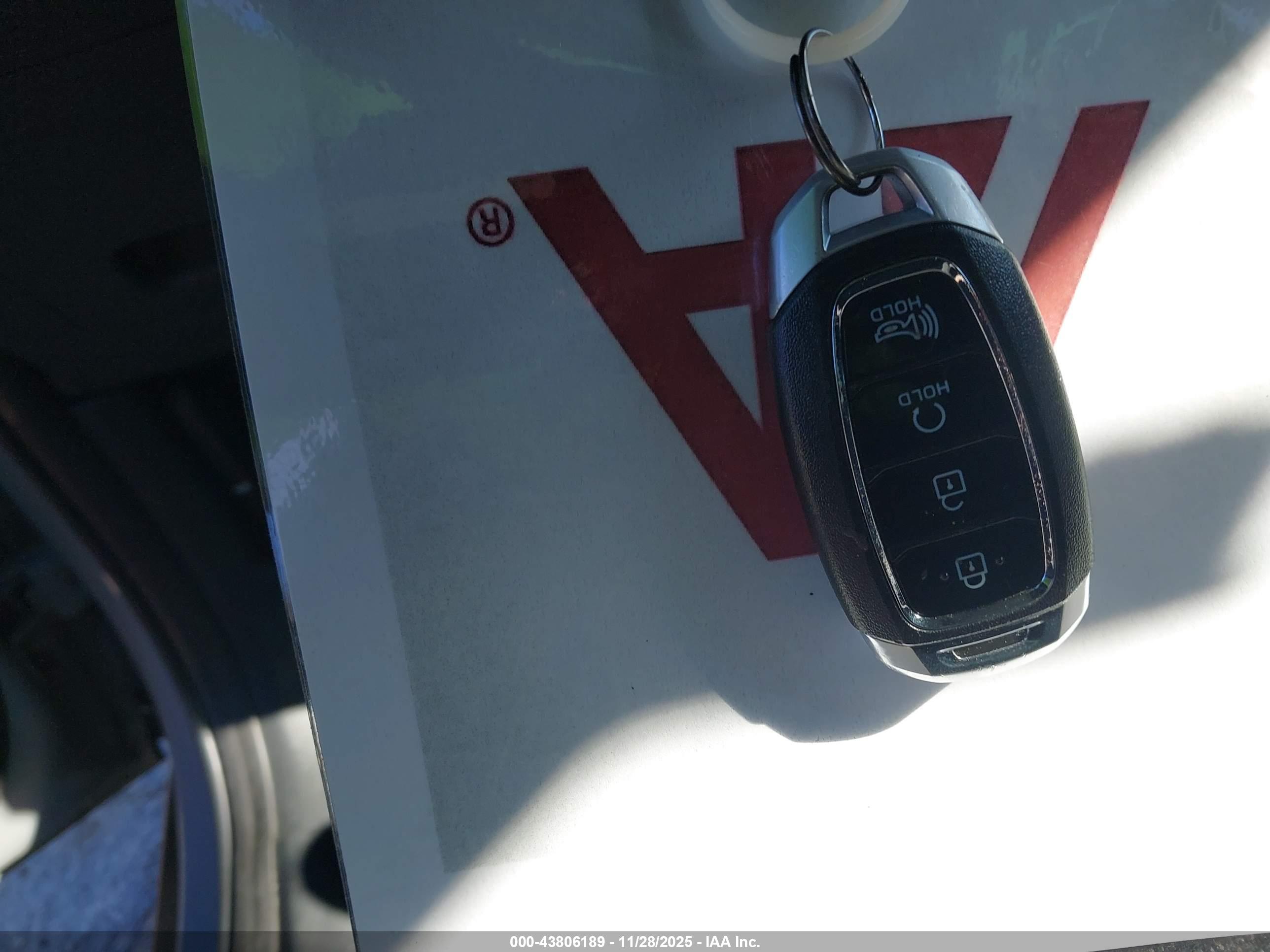 HYUNDAI KONA image 11