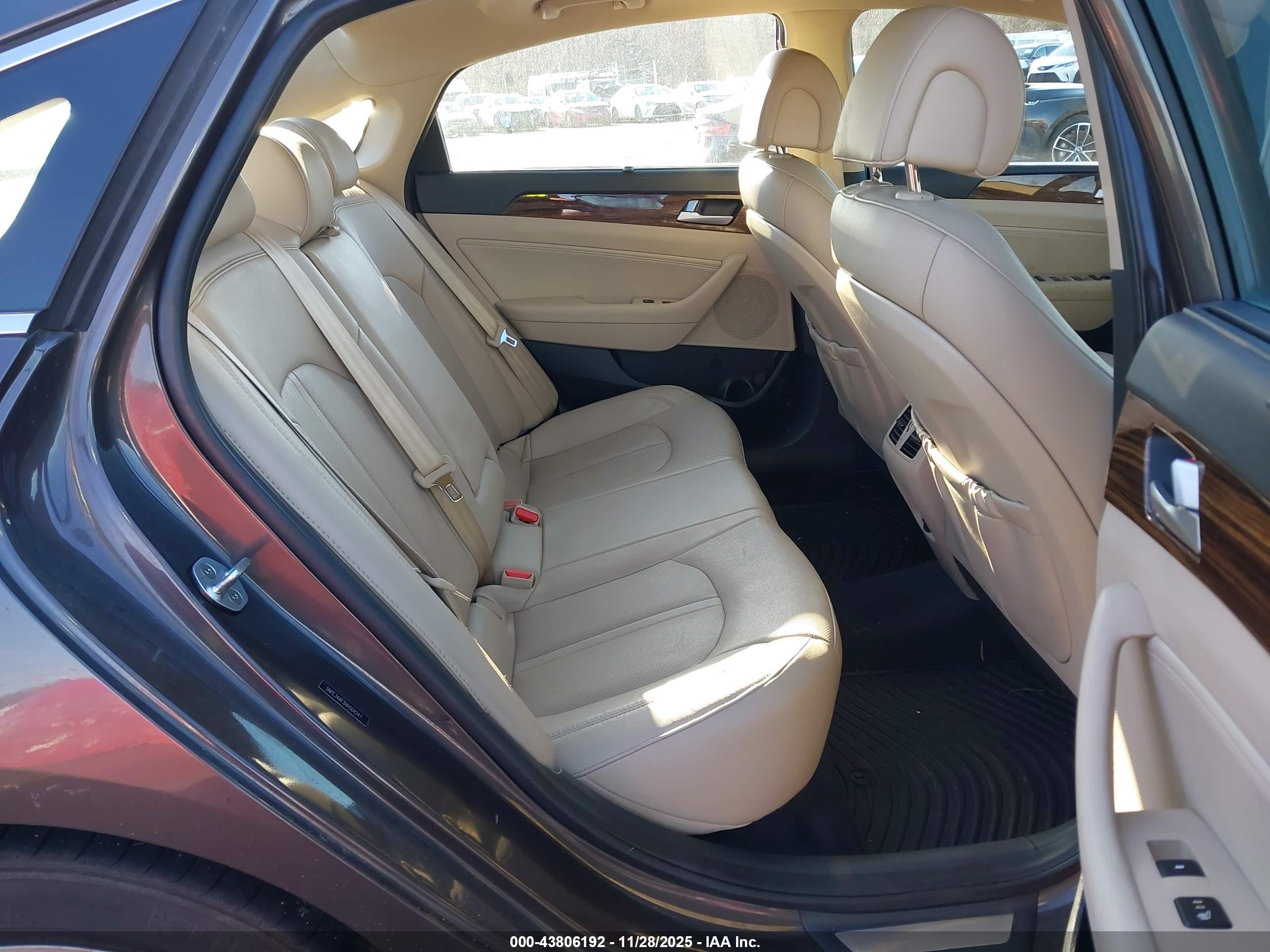 HYUNDAI SONATA image 8