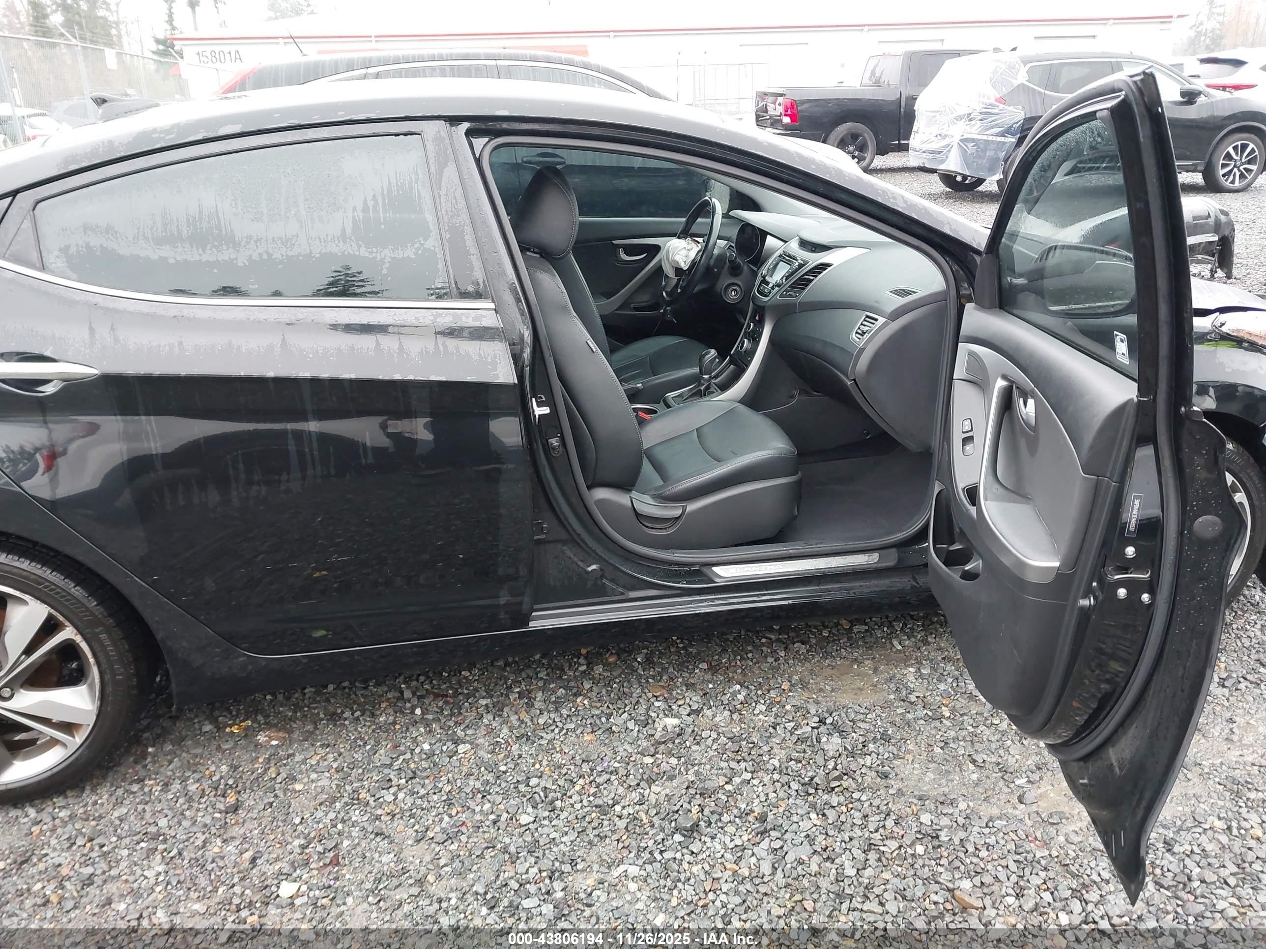 HYUNDAI ELANTRA image 5