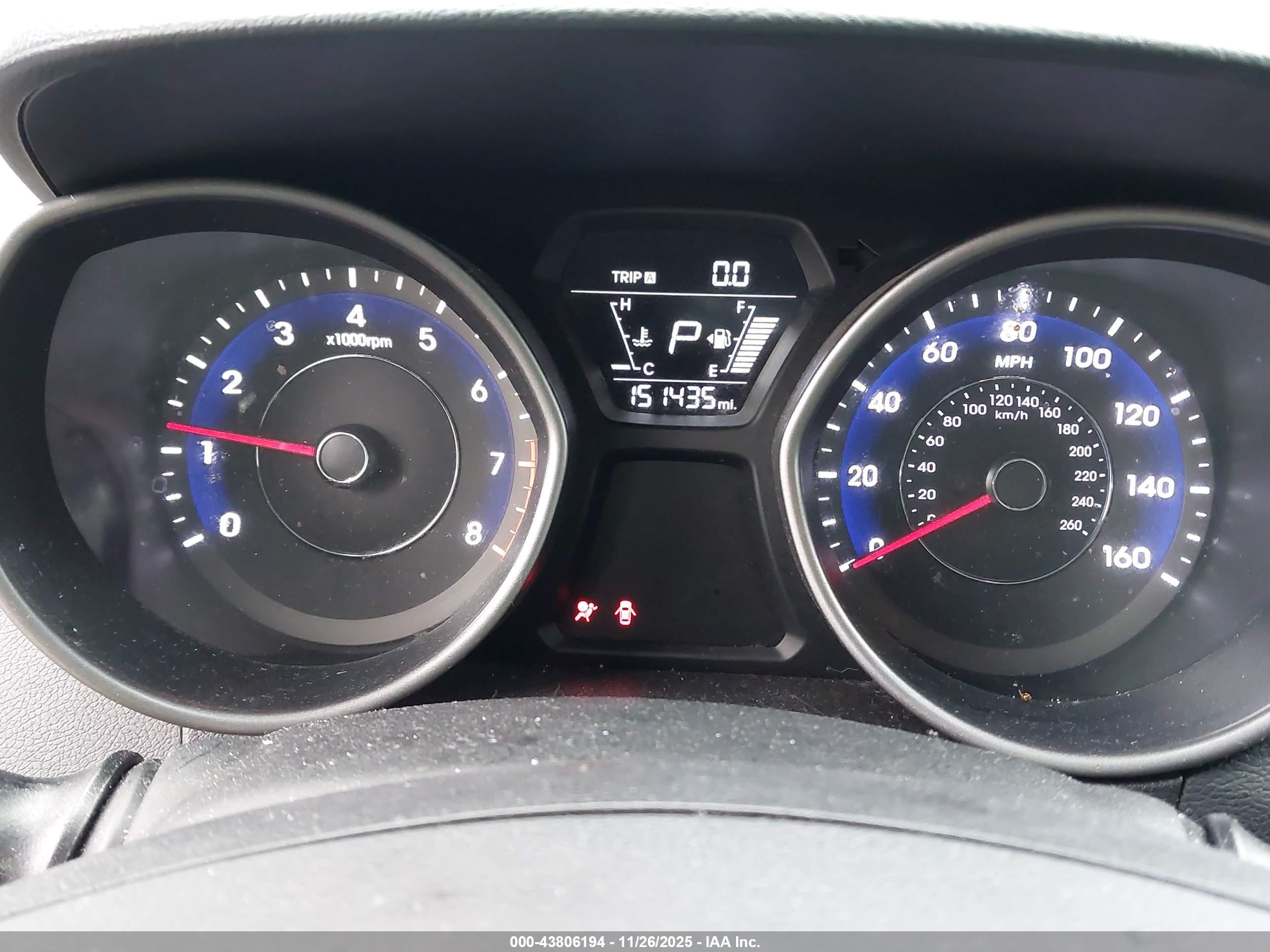 HYUNDAI ELANTRA image 7