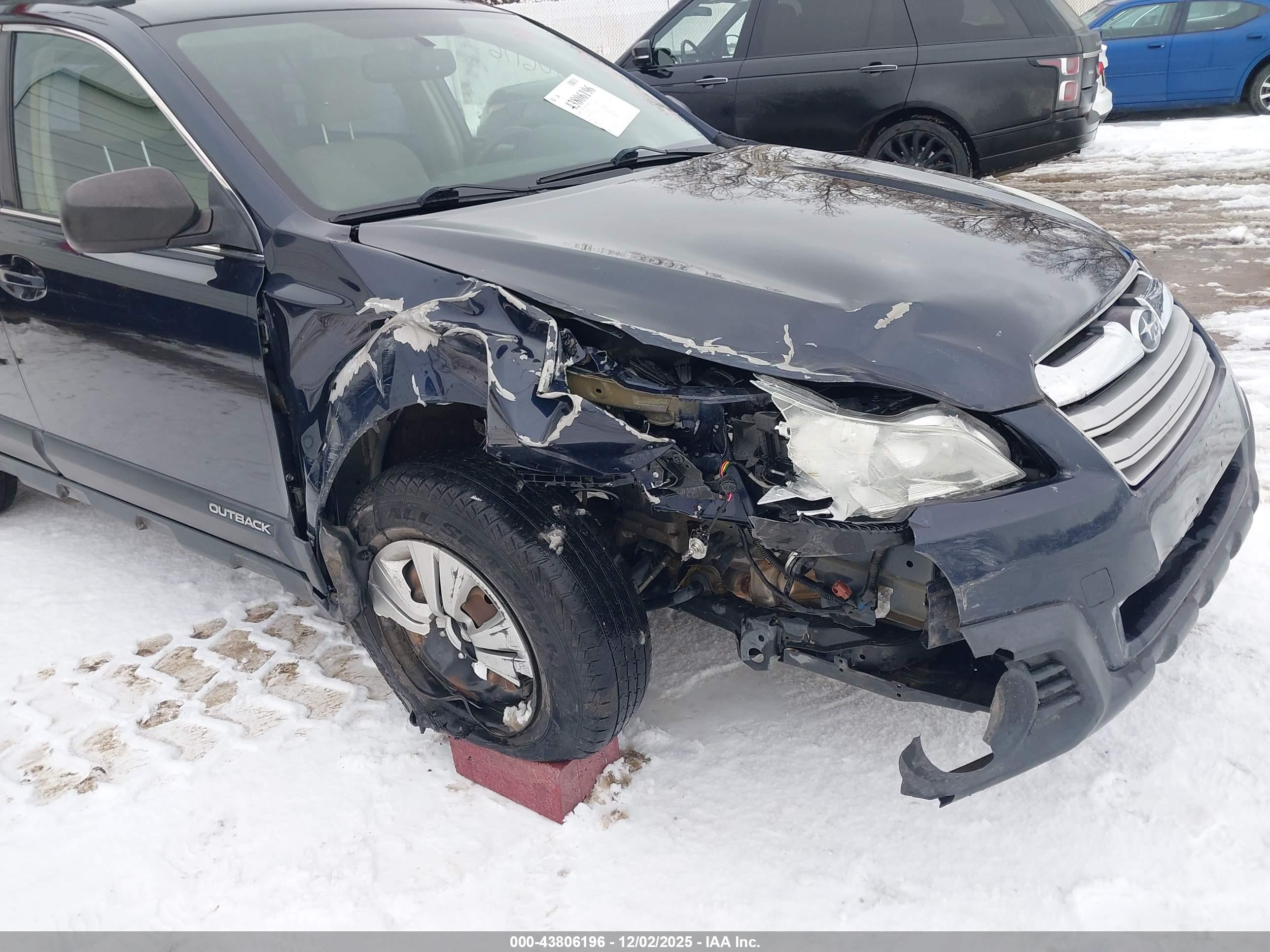 SUBARU OUTBACK image 6