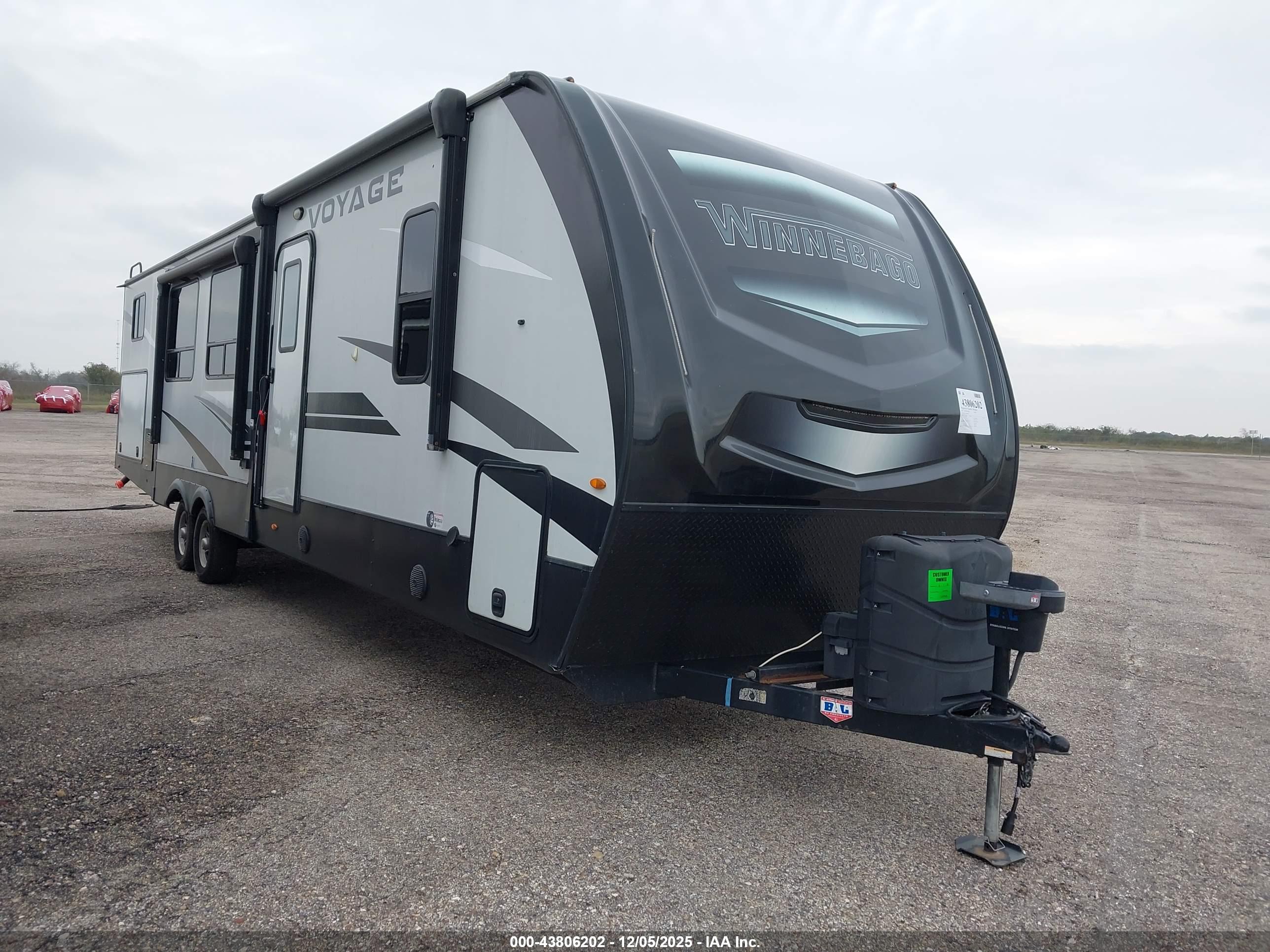 WINNEBAGO VOYAGE image 3