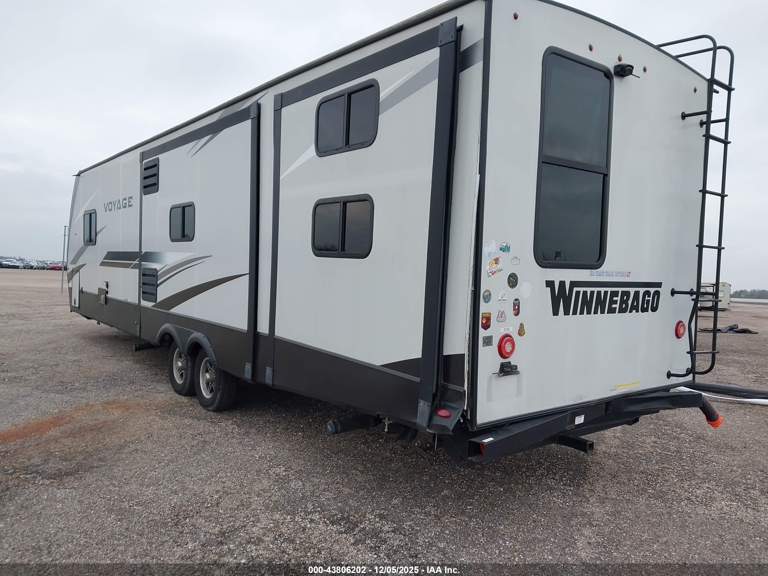 WINNEBAGO VOYAGE image 6