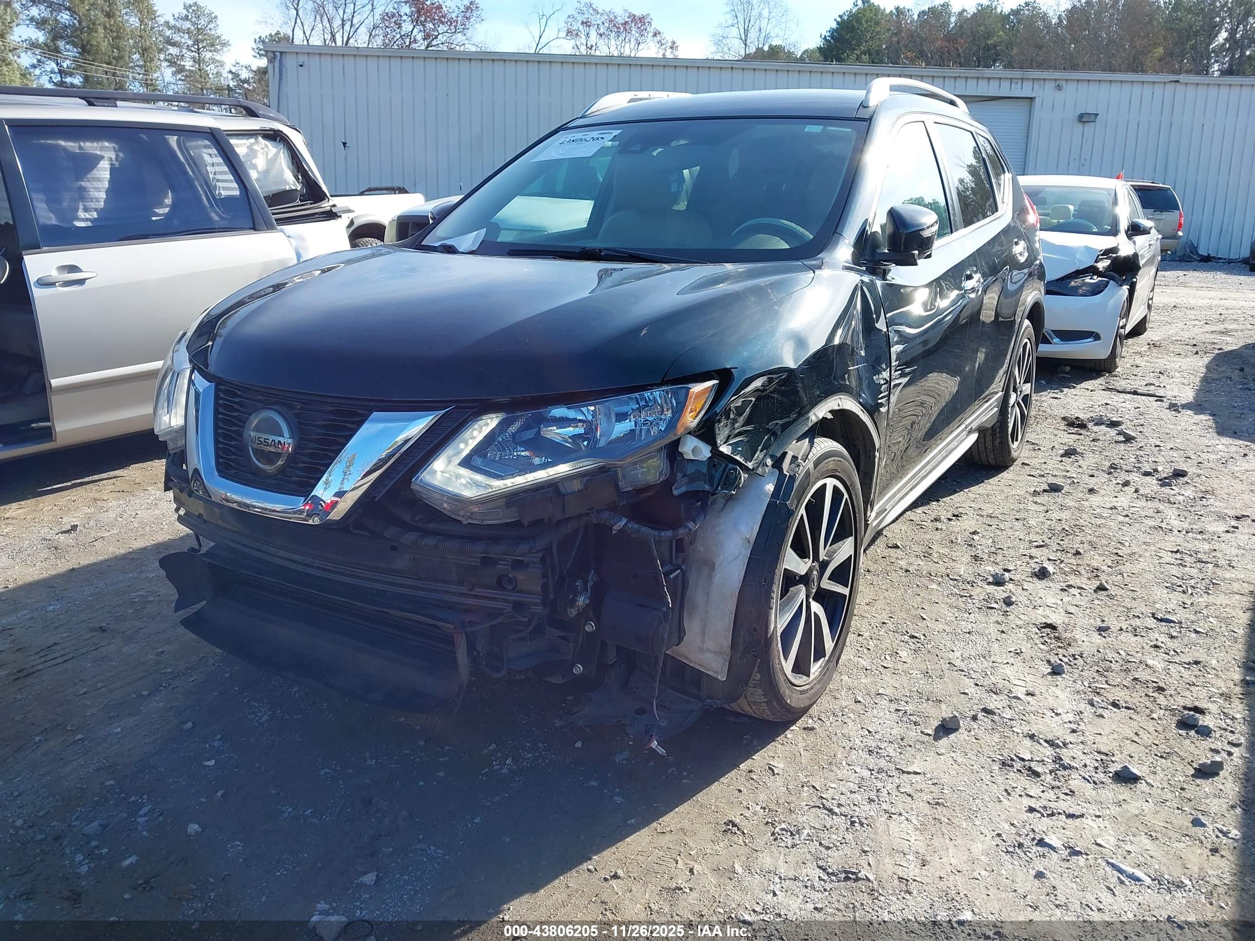 NISSAN ROGUE image 2