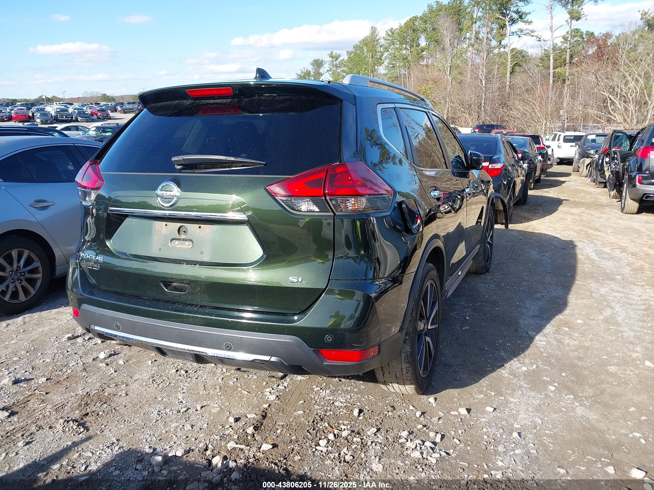 NISSAN ROGUE image 4