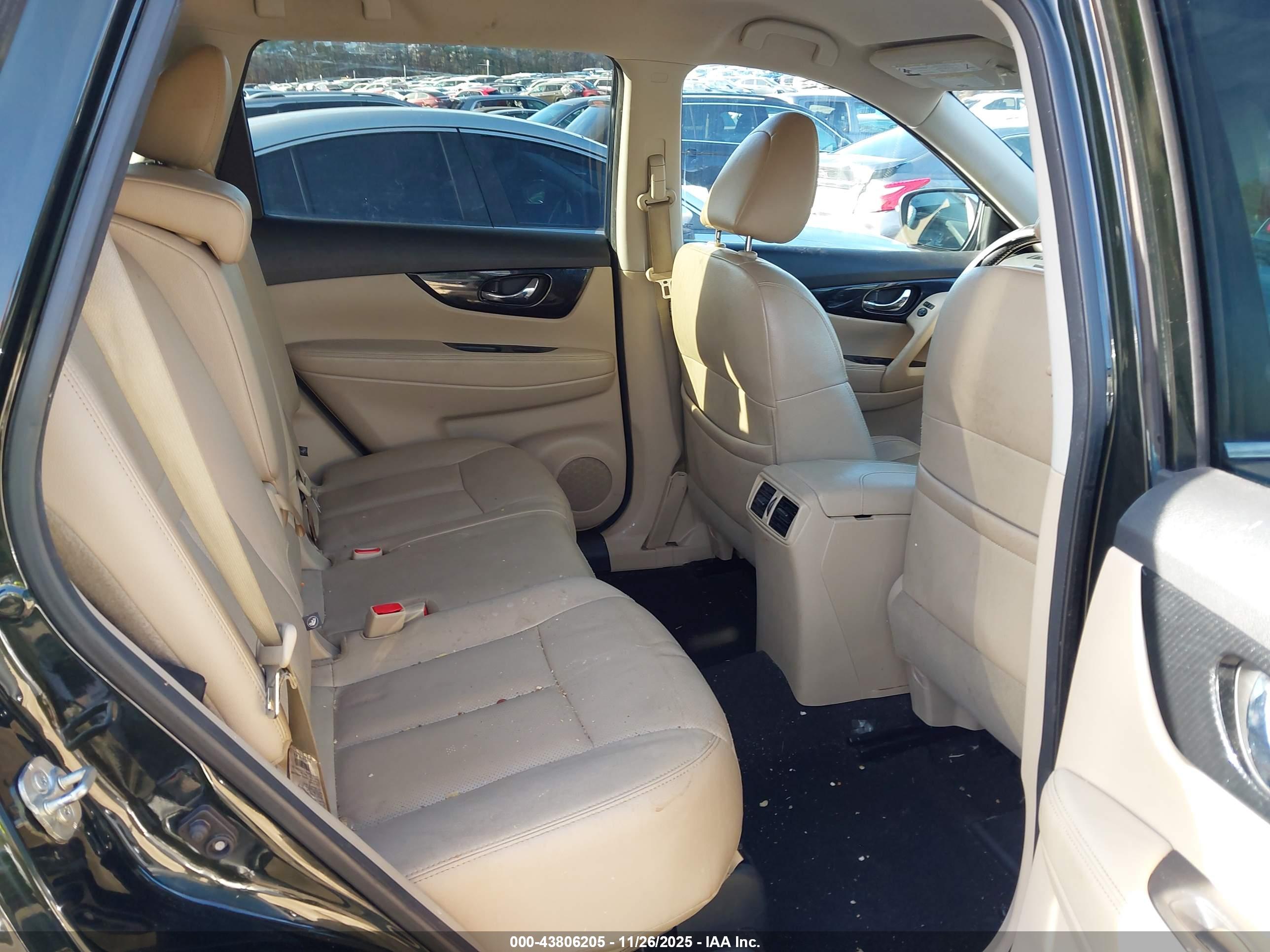 NISSAN ROGUE image 8