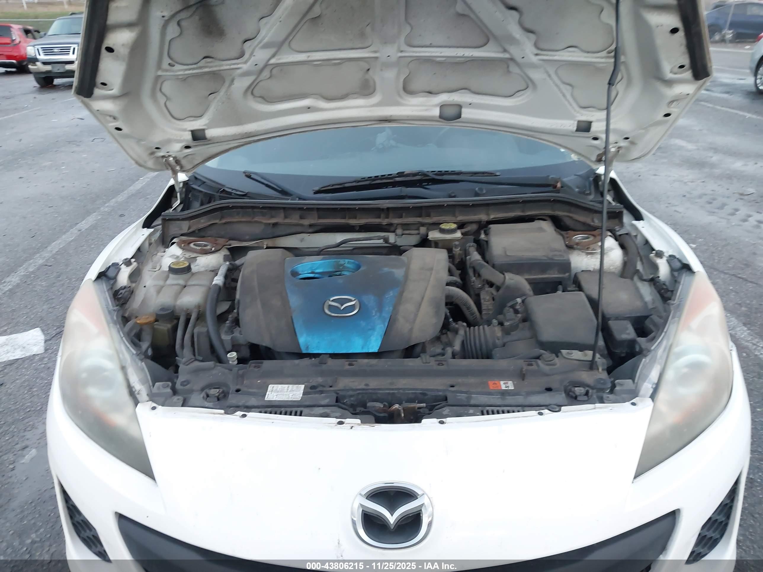 MAZDA MAZDA3 image 10