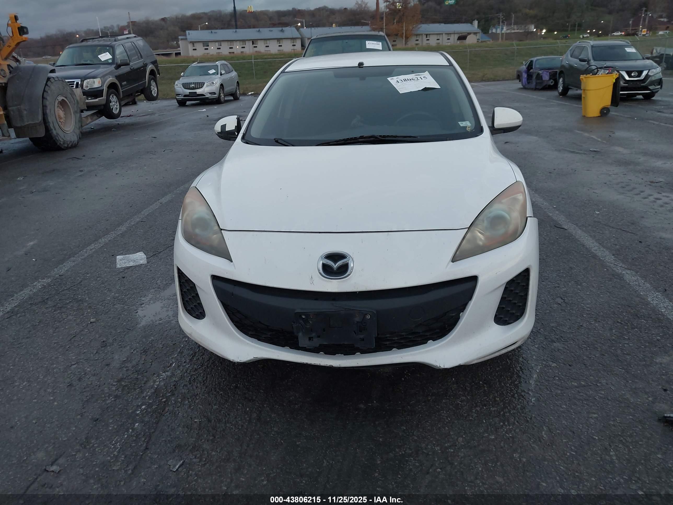 MAZDA MAZDA3 image 6