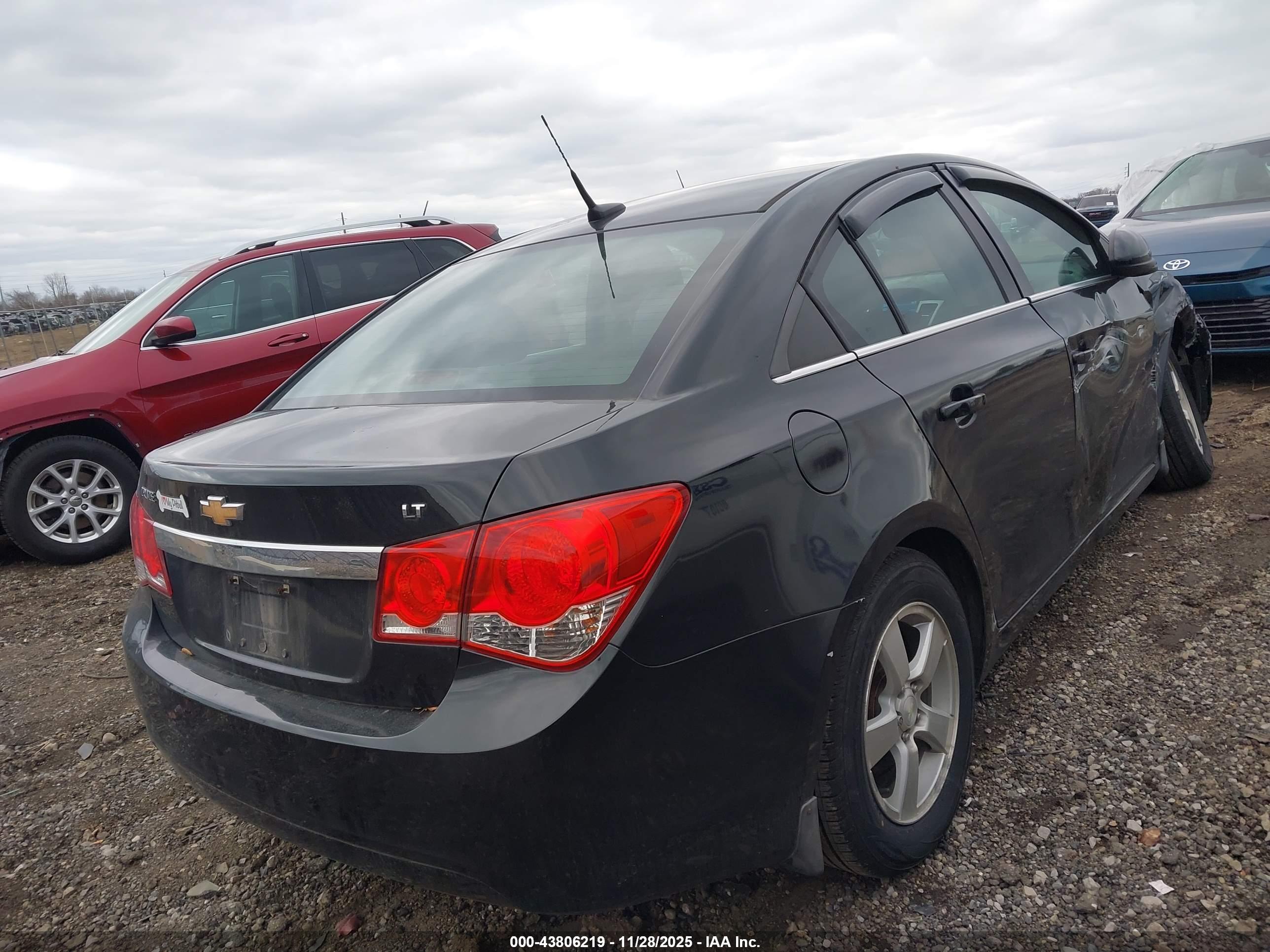 CHEVROLET CRUZE image 4