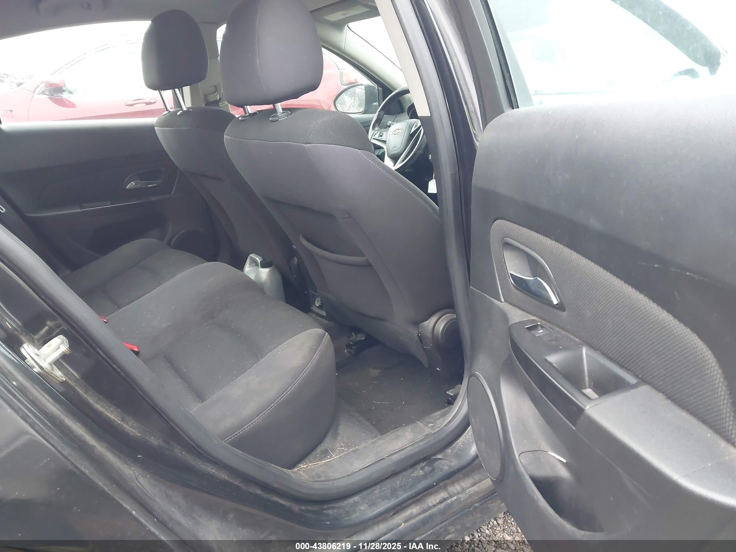 CHEVROLET CRUZE image 8