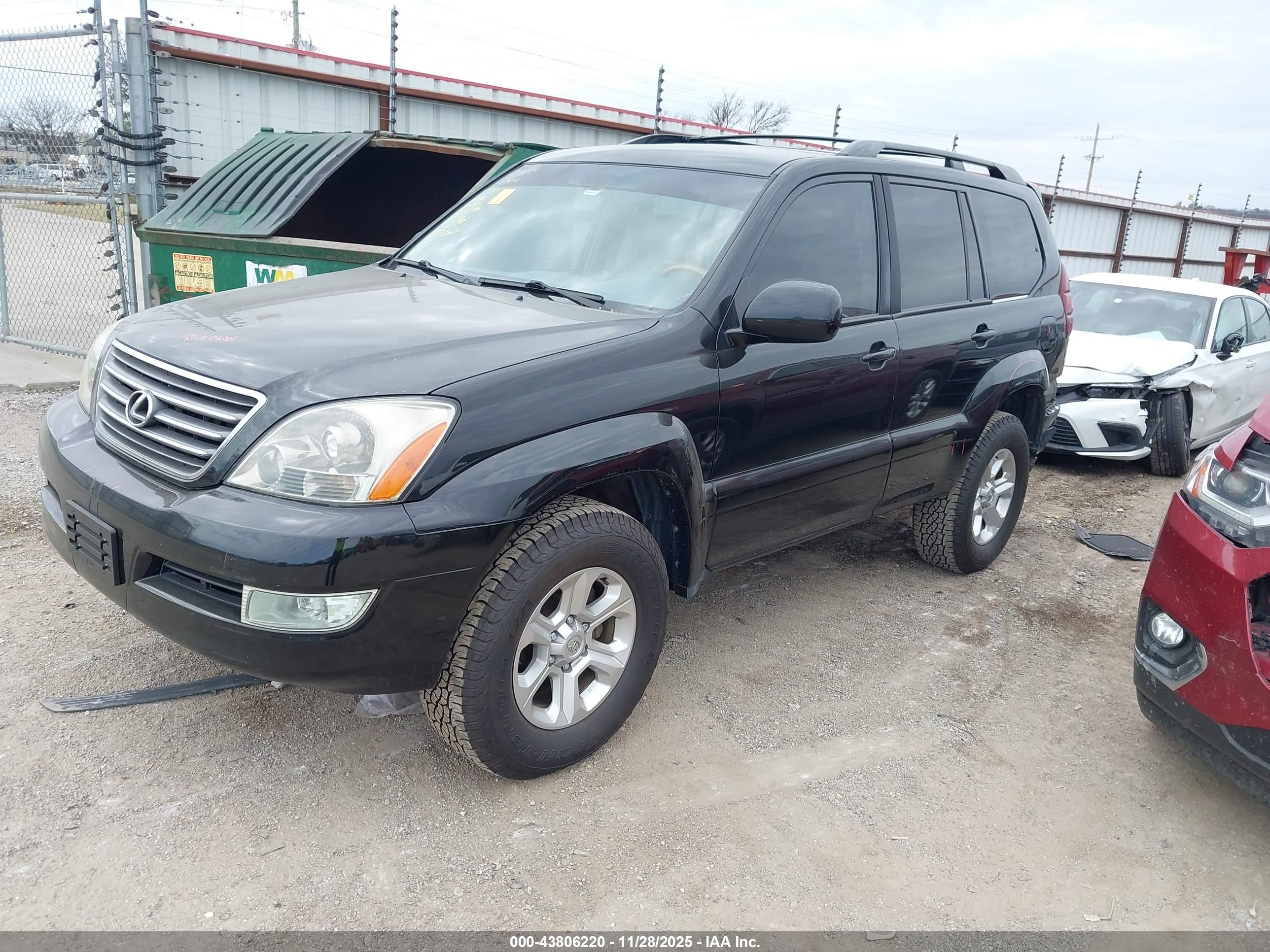 LEXUS GX image 2