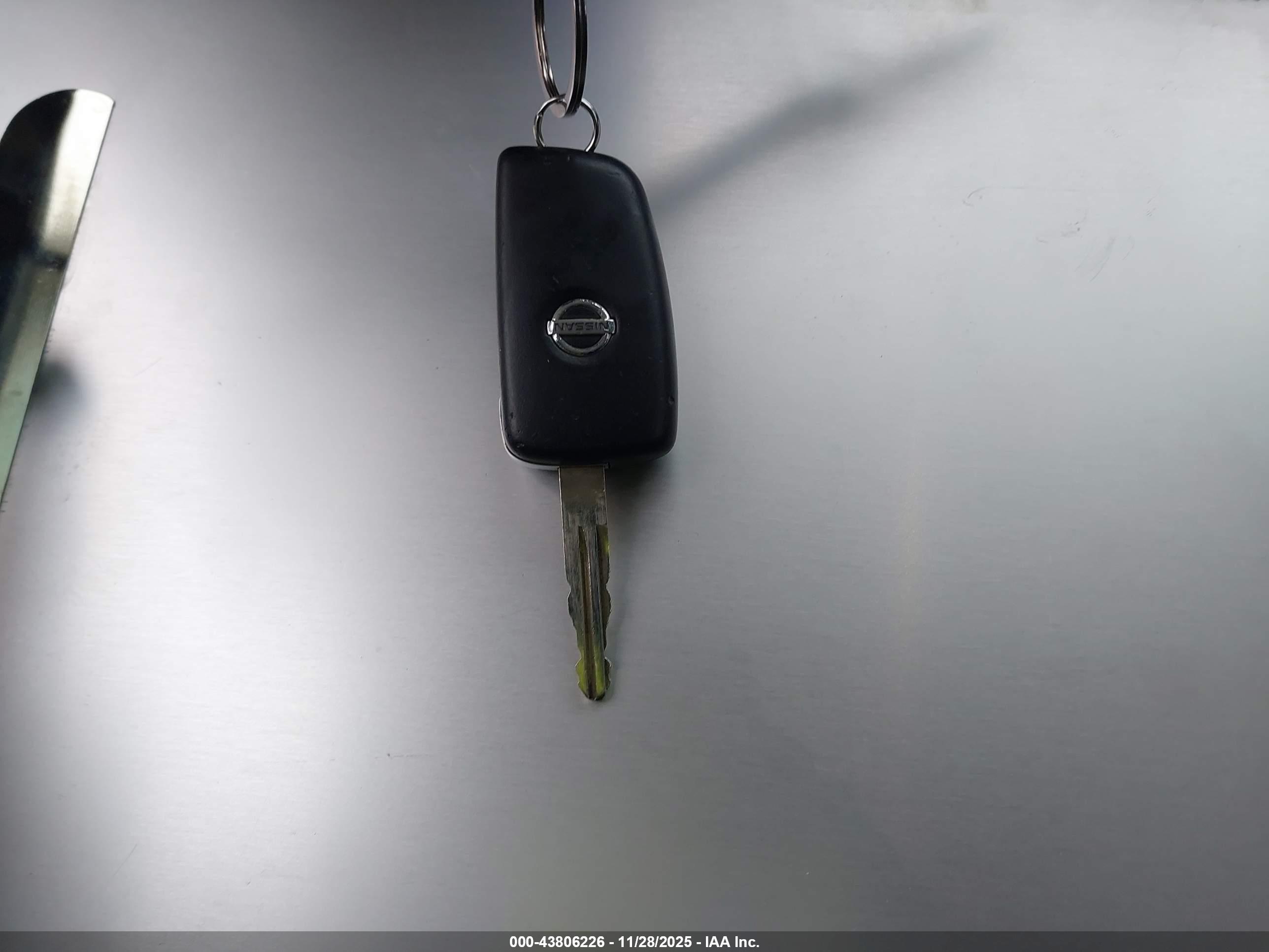 NISSAN ROGUE image 11