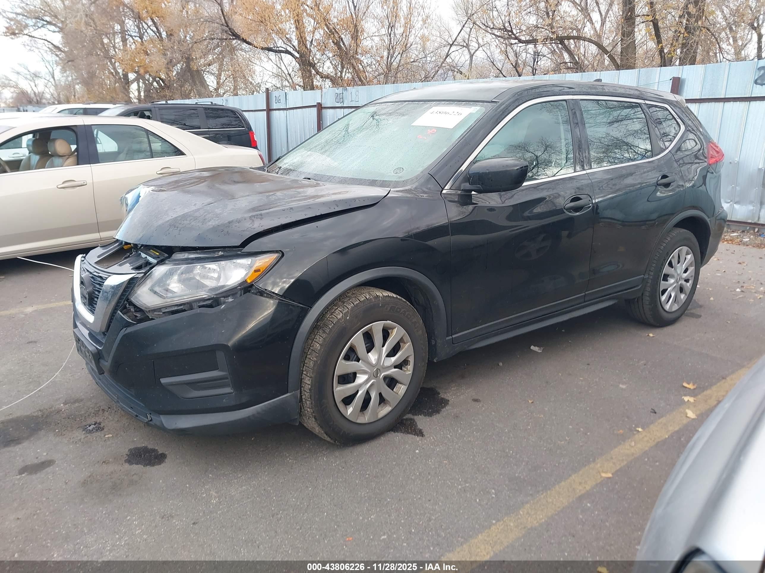 NISSAN ROGUE image 2