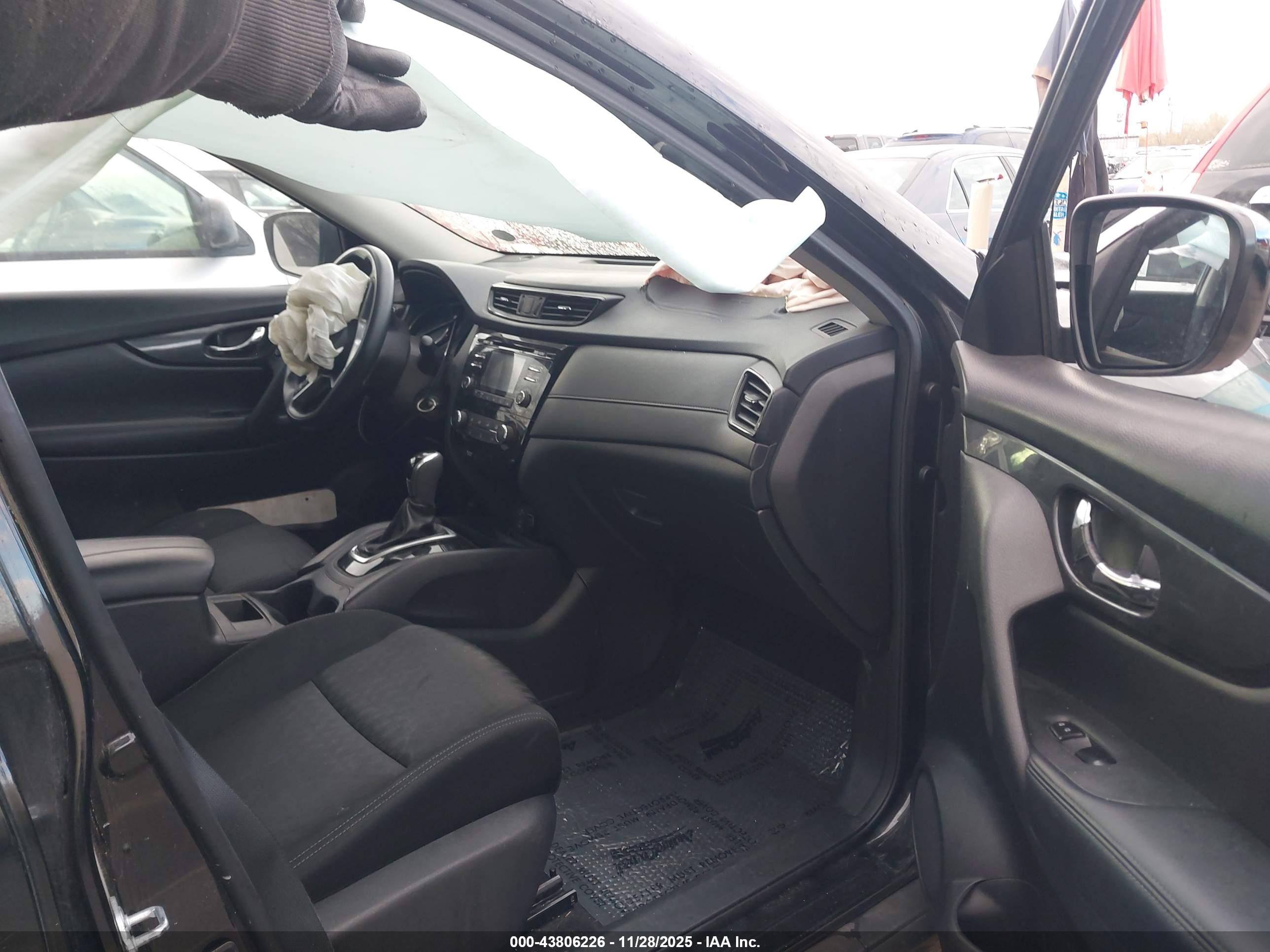 NISSAN ROGUE image 5