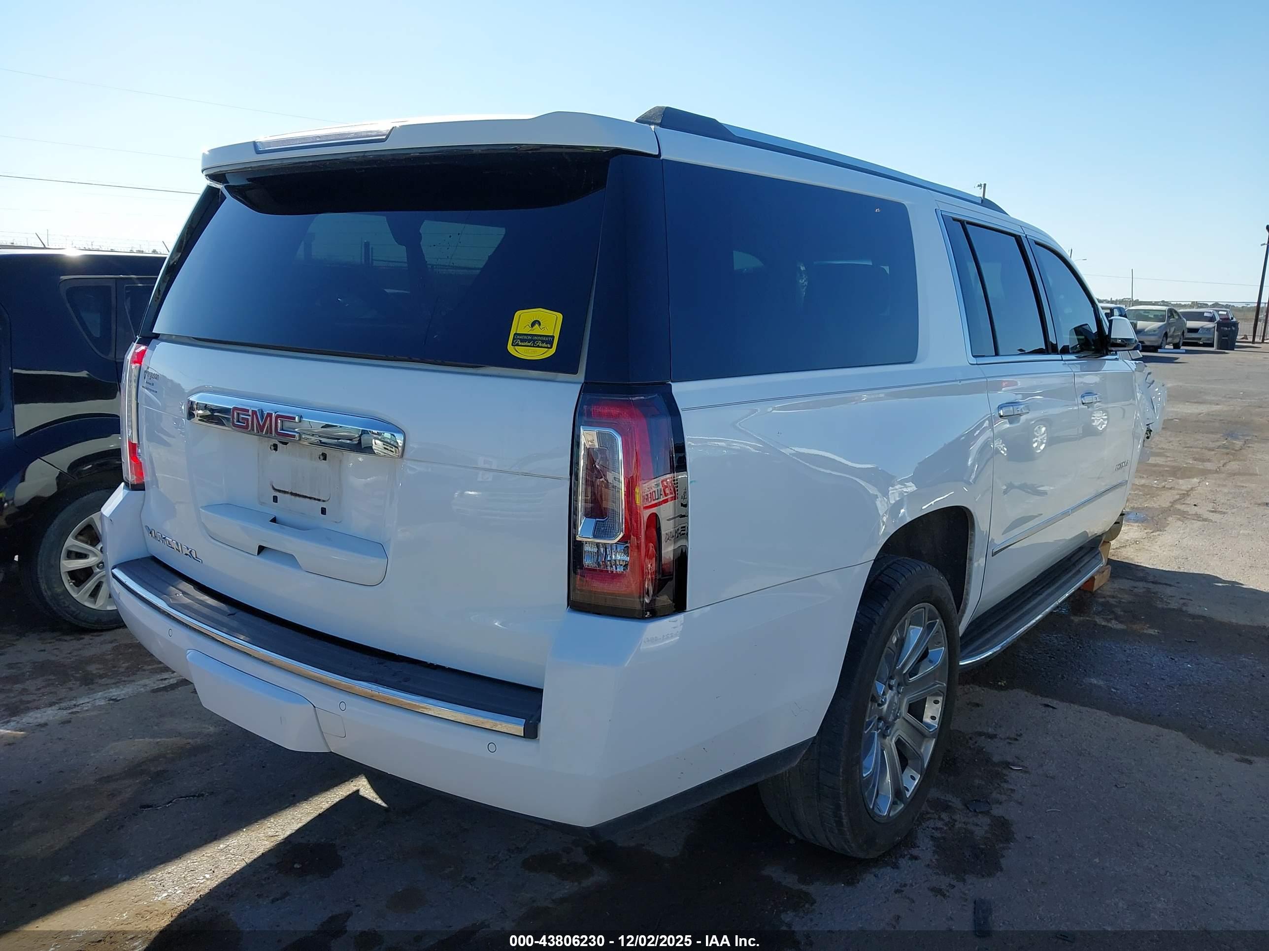 GMC YUKON image 4