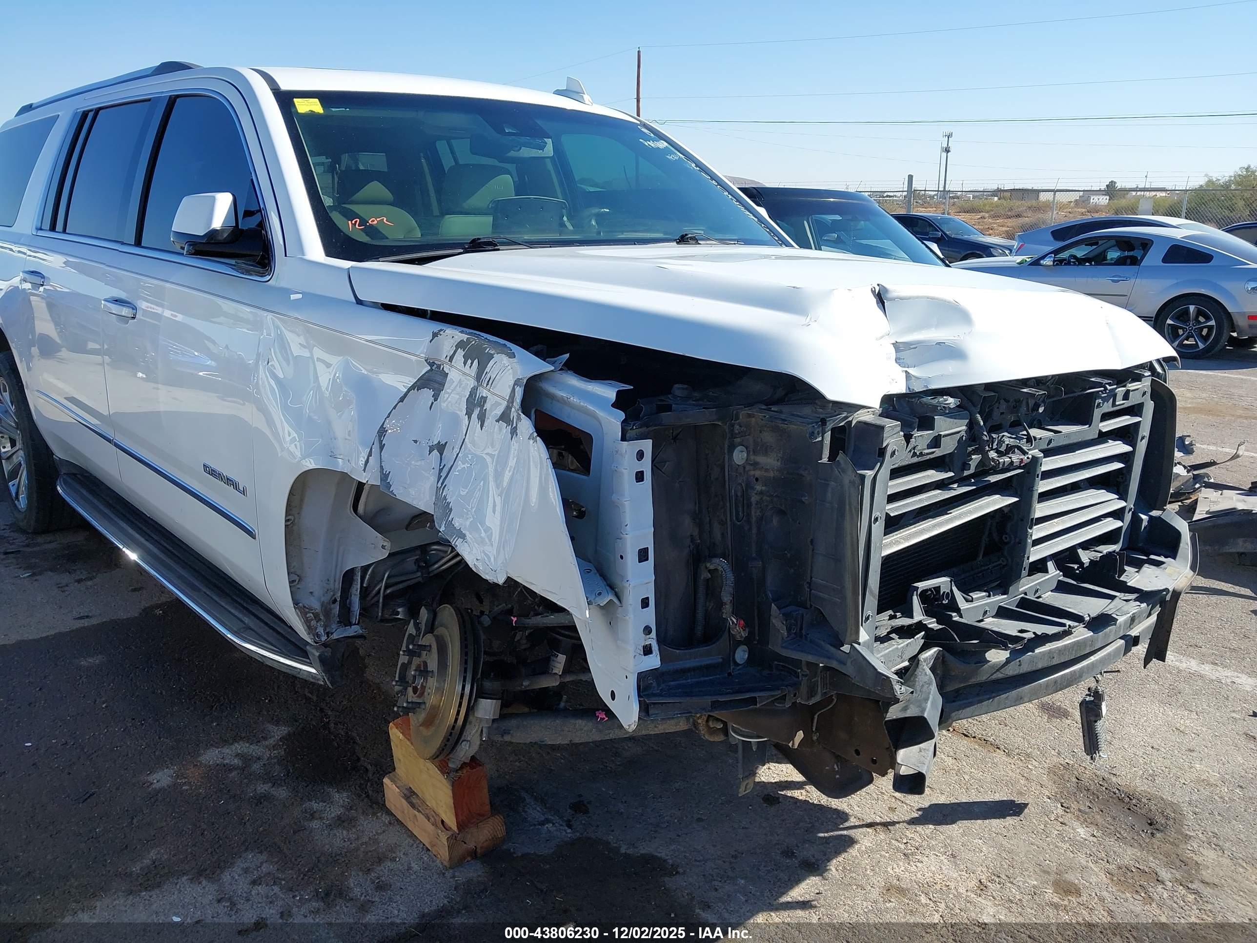 GMC YUKON image 6