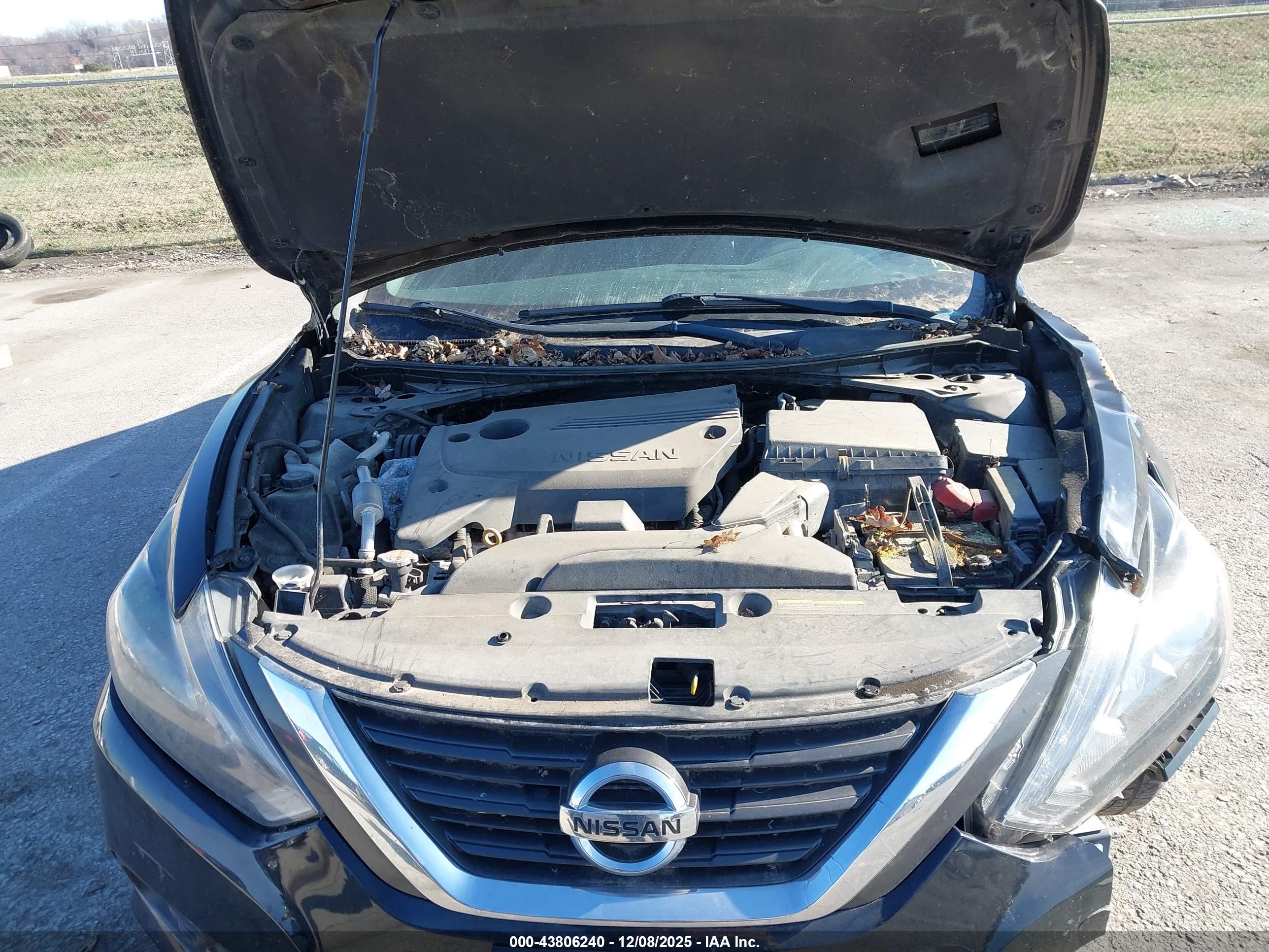 NISSAN ALTIMA image 10