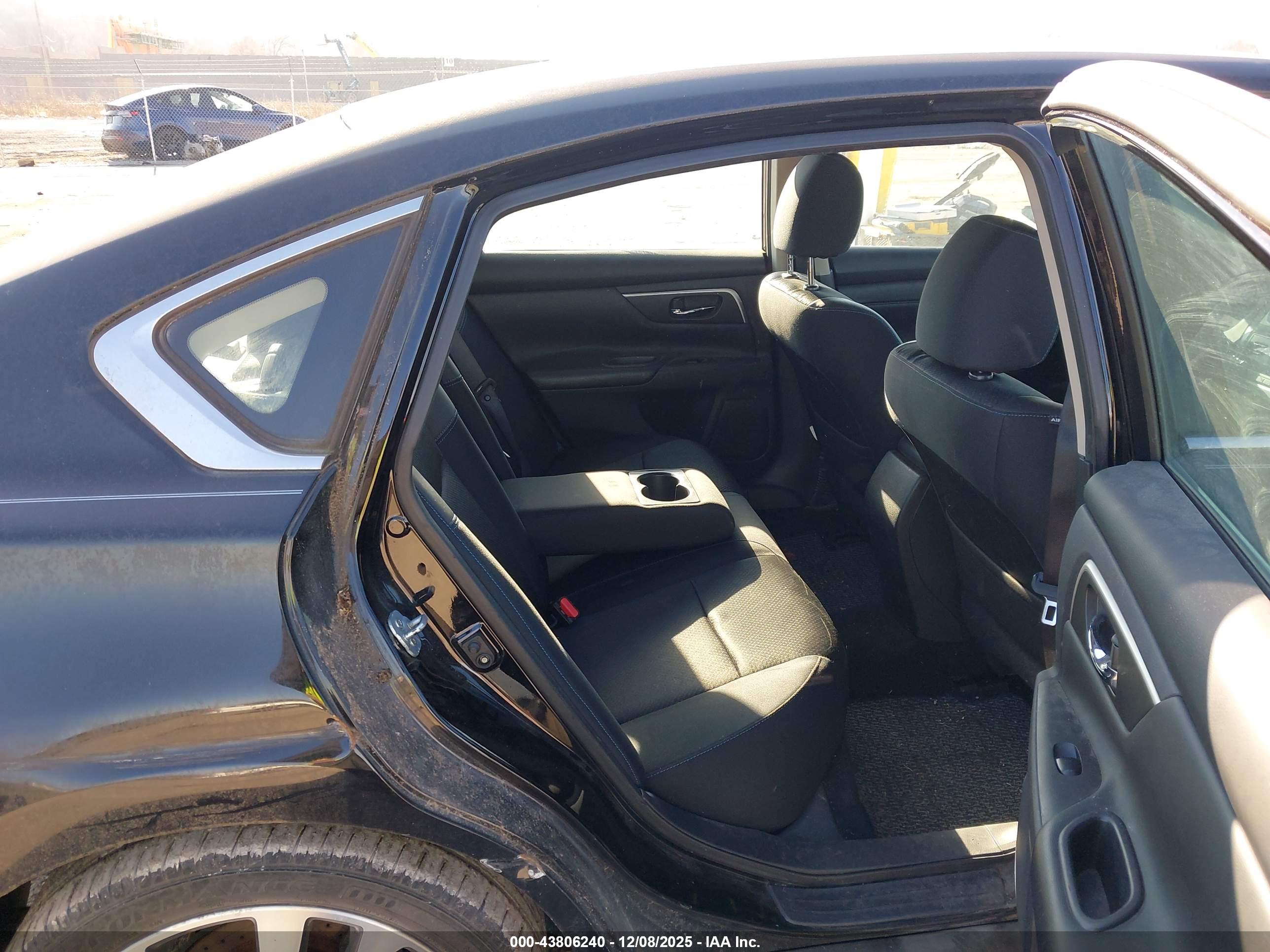 NISSAN ALTIMA image 8
