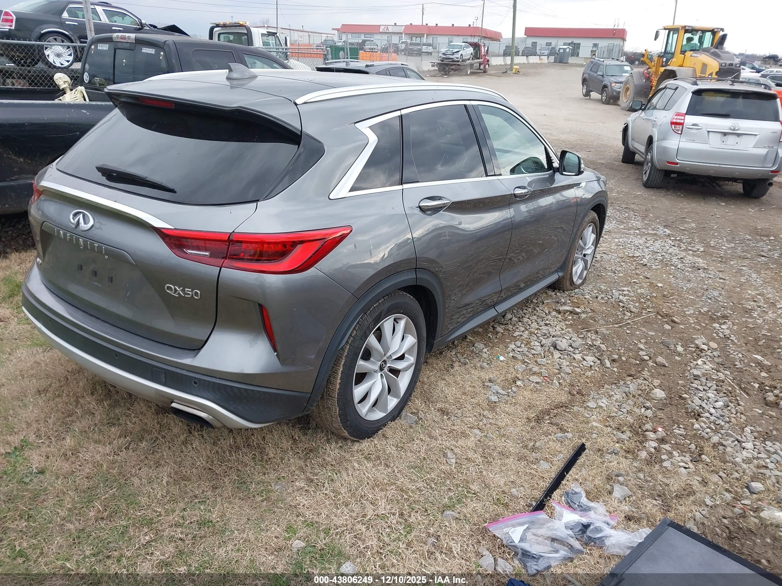 INFINITI QX50 image 4
