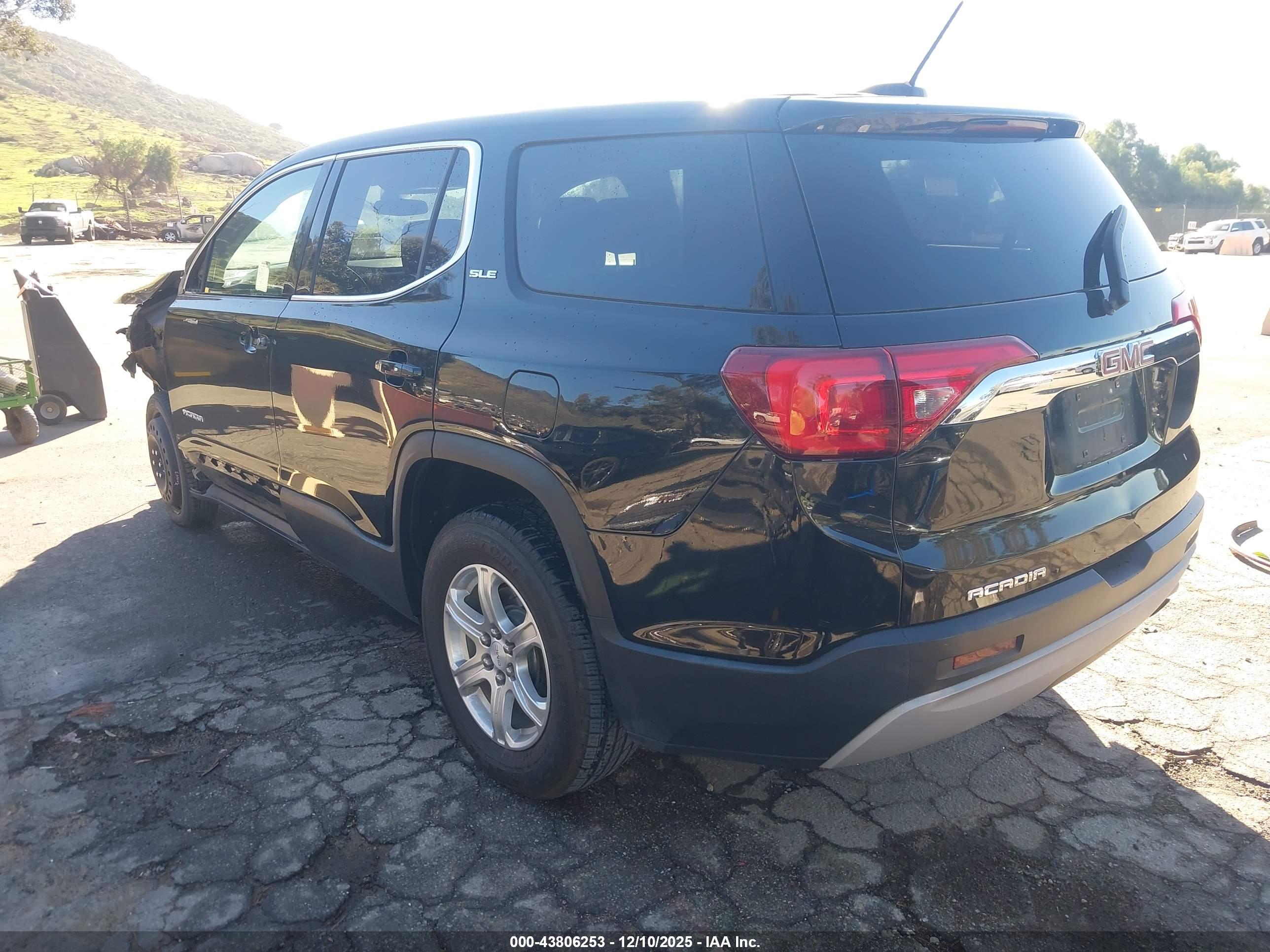 GMC ACADIA image 3