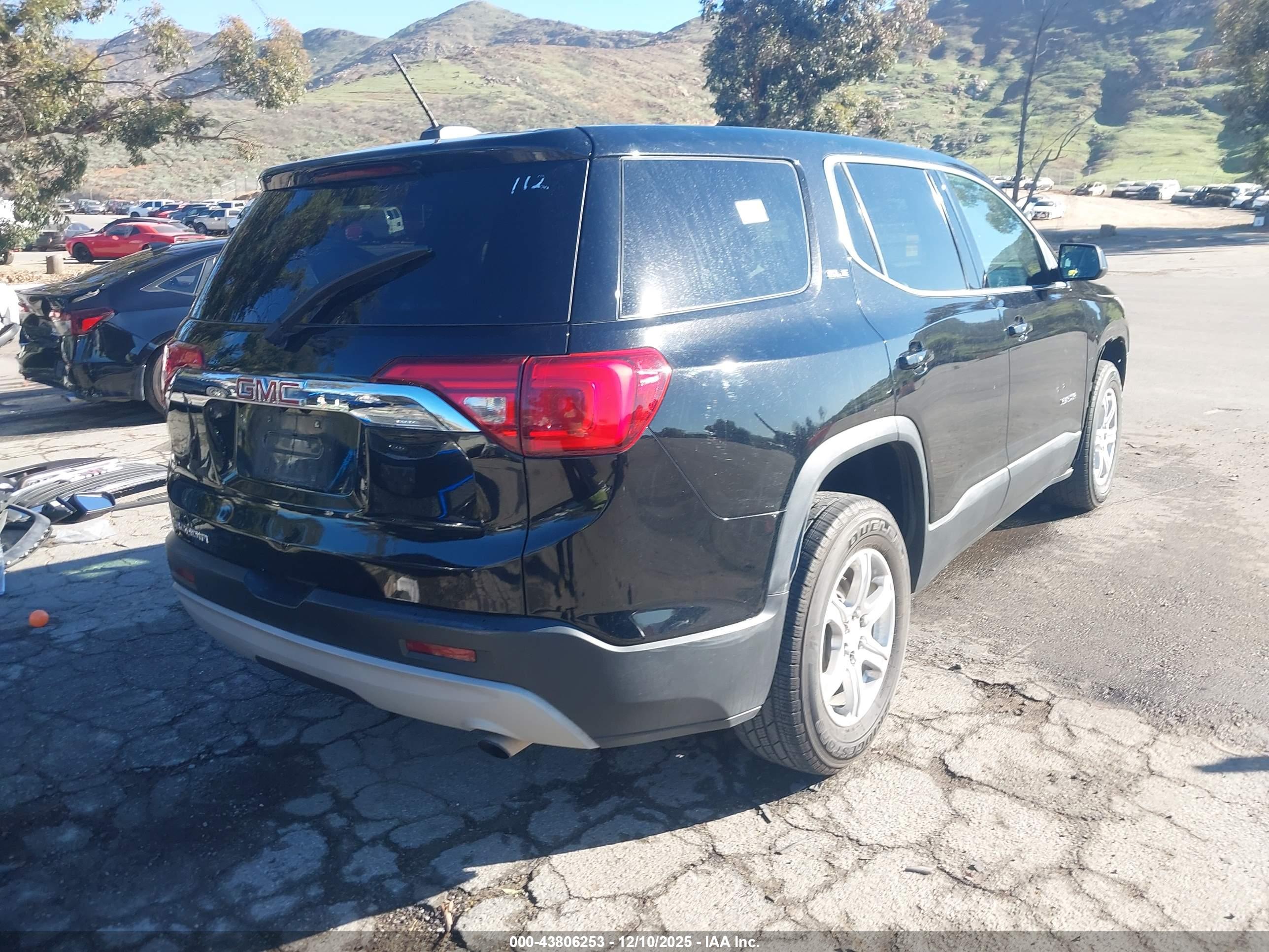 GMC ACADIA image 4