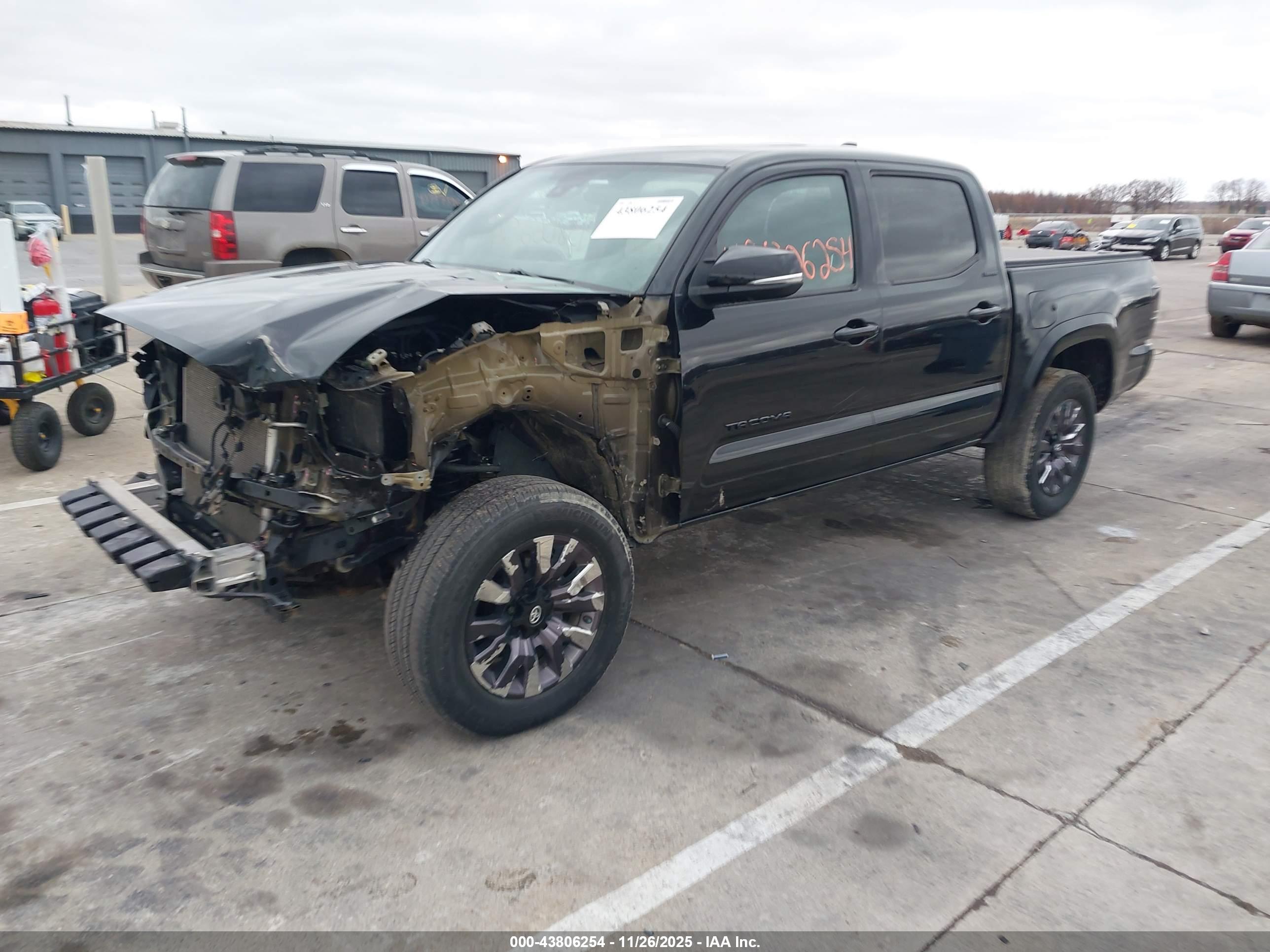 TOYOTA TACOMA image 2
