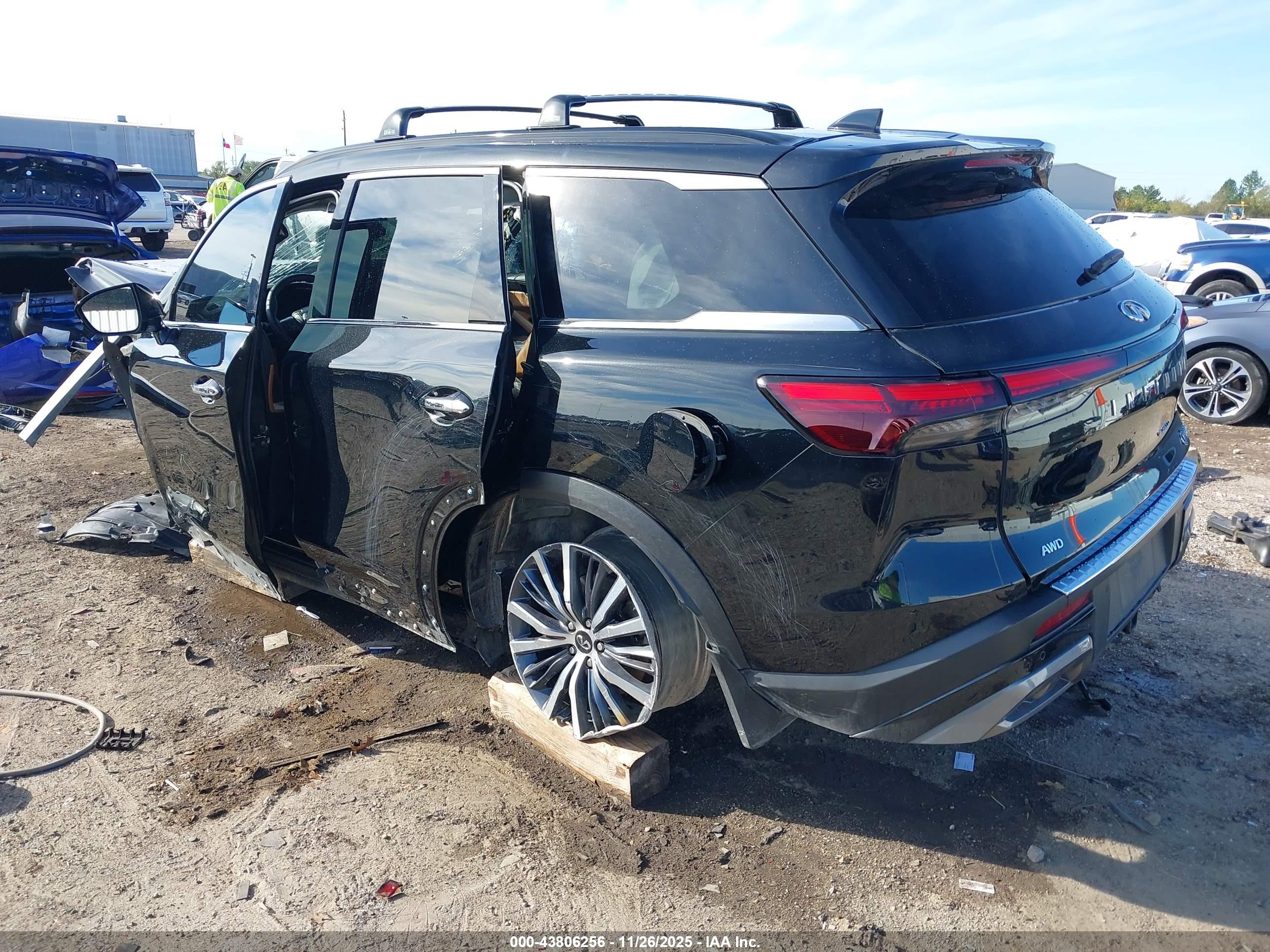 INFINITI QX60 image 3