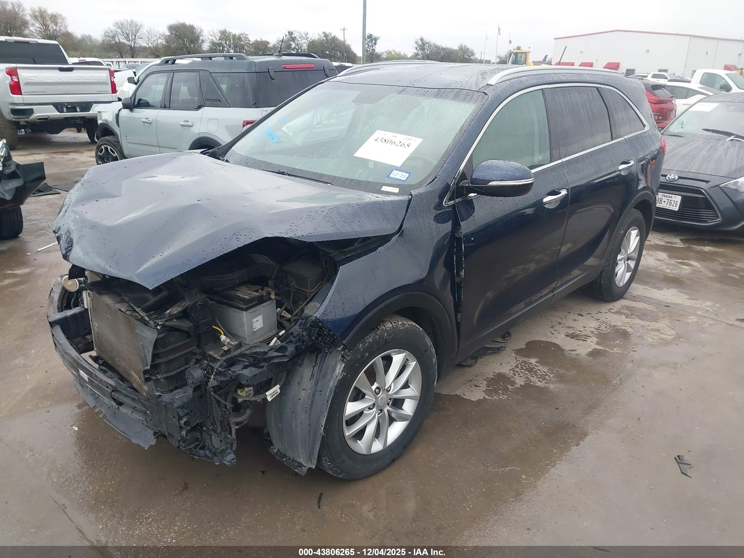 KIA SORENTO image 2