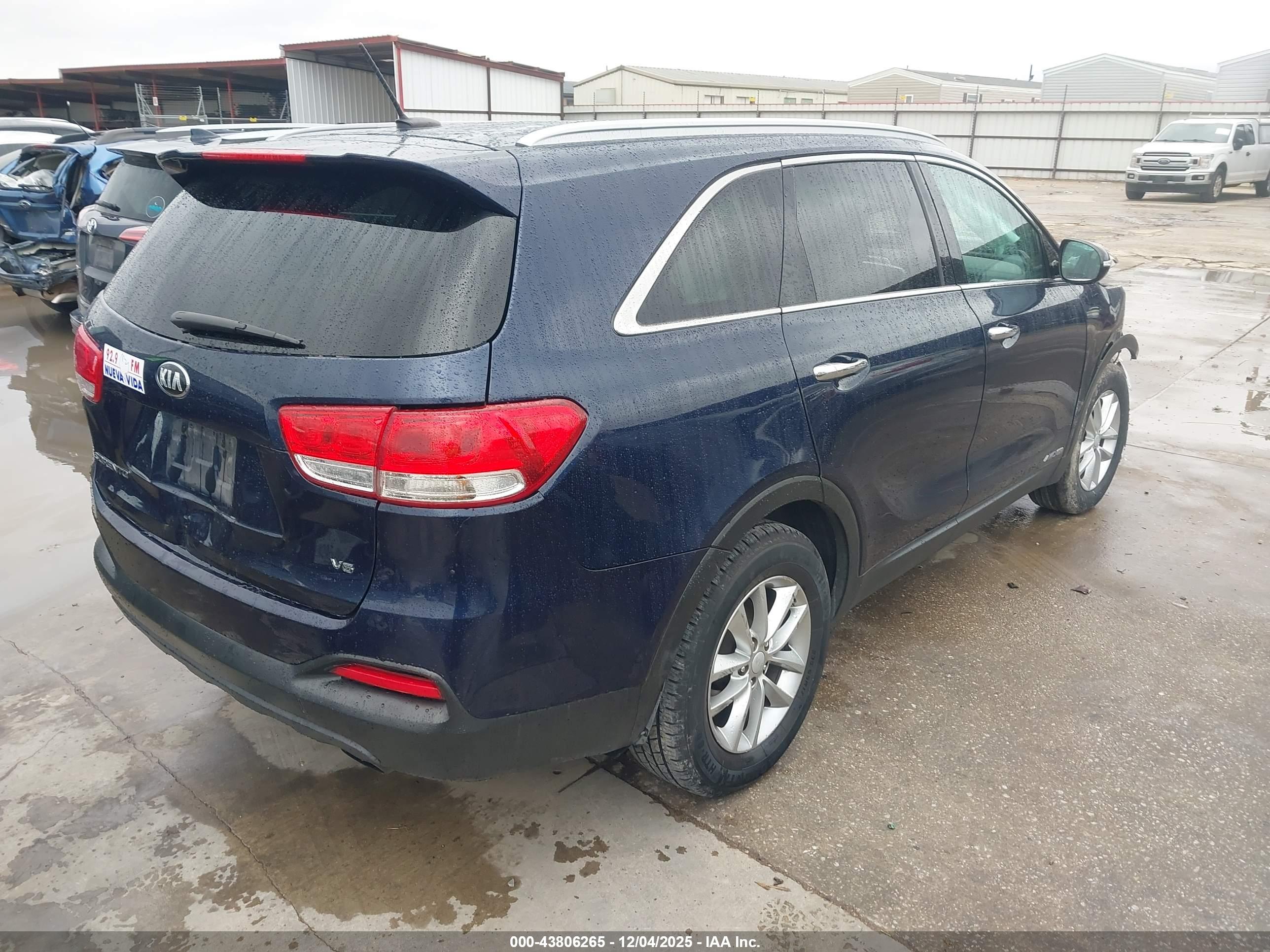 KIA SORENTO image 4
