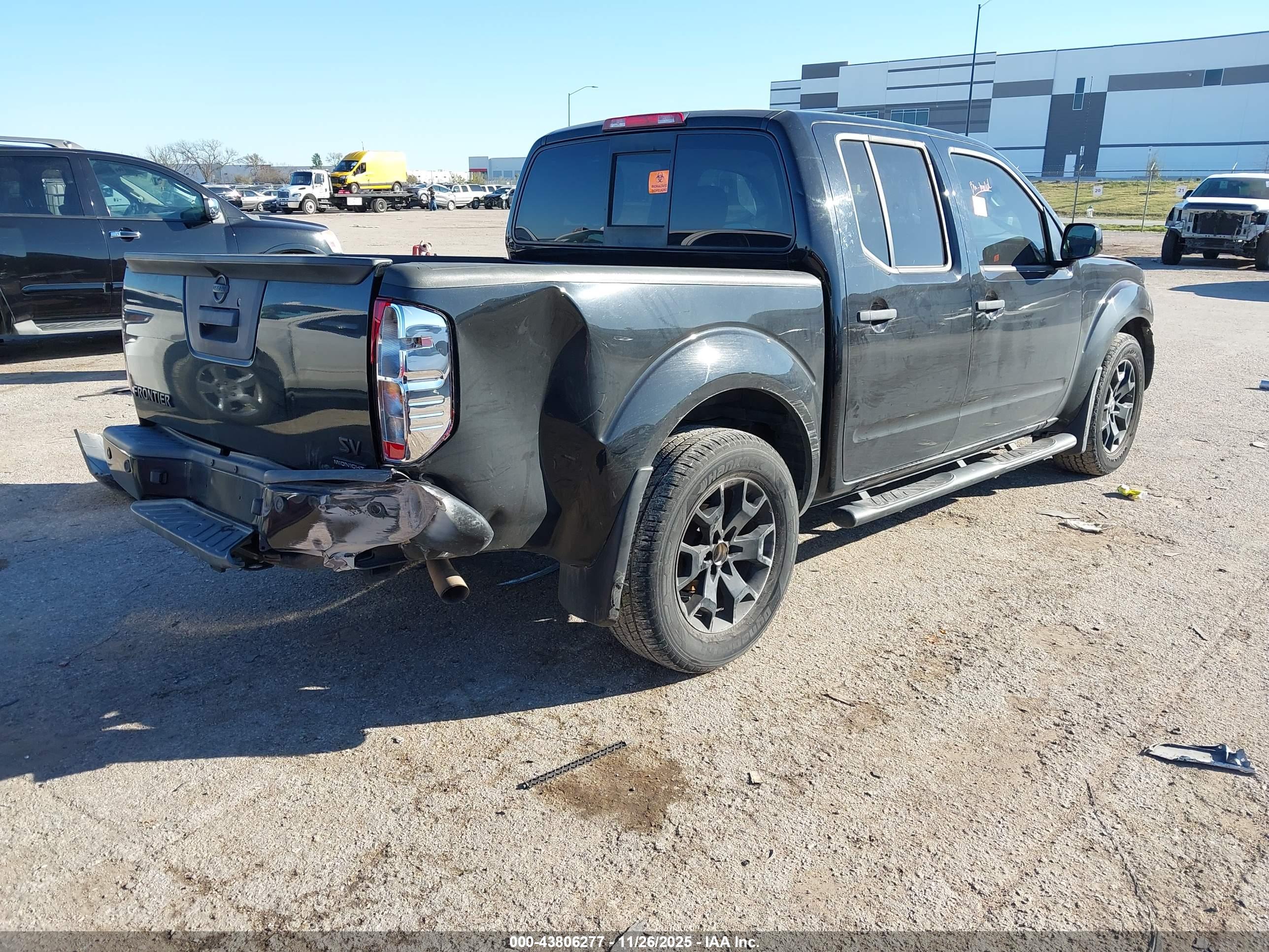 NISSAN FRONTIER image 4